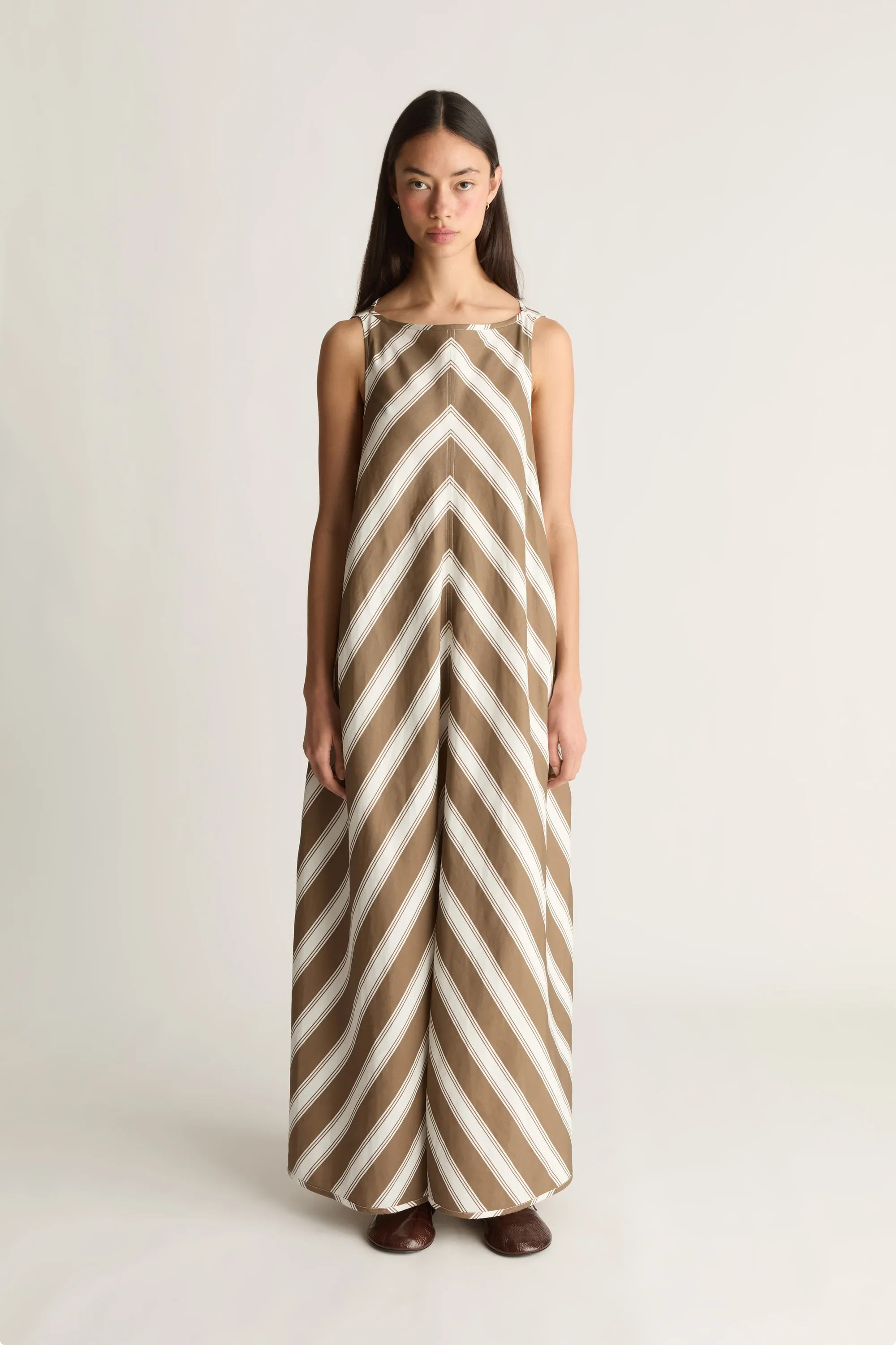TennantMaxiDress_Khaki_0418.webp