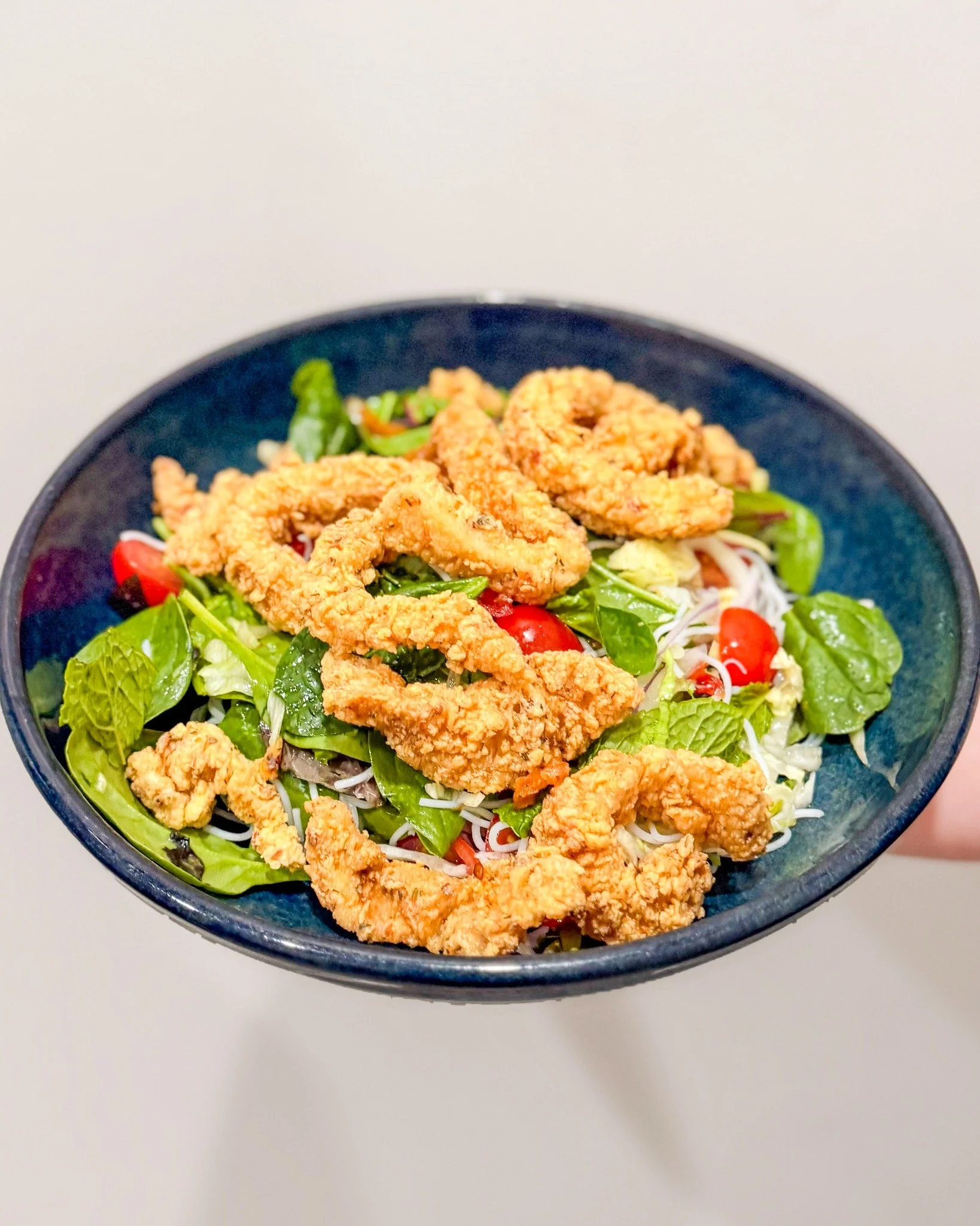 π₯ Don’t miss our hot weekly Bistro Specials! π₯
Available downstairs in the bistro or upstairs where you can enjoy the full menu plus bowling, darts, and karaoke fun! π³π―π€
Great food, great vibes - all in one spot at Central Lane Hotel! π