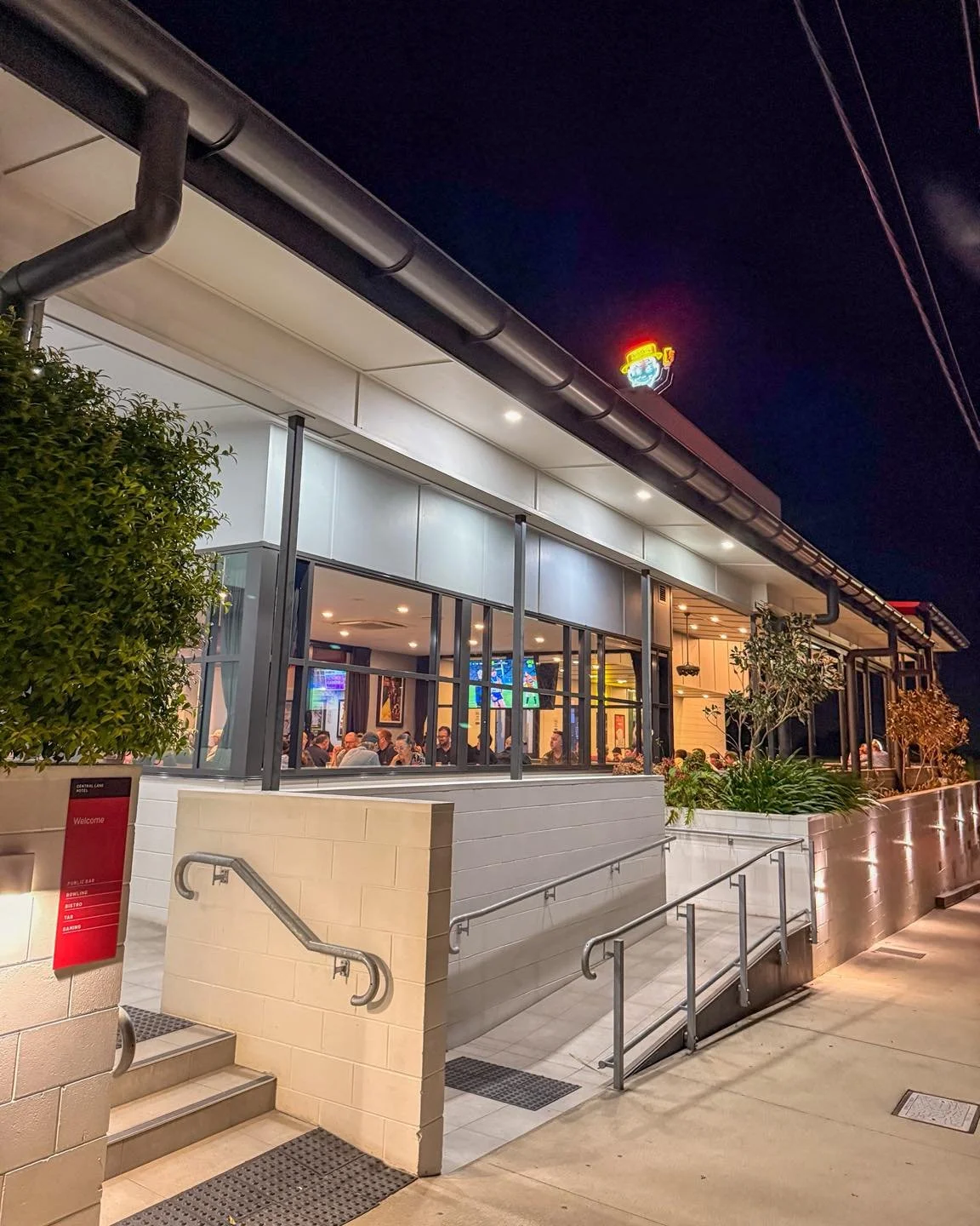 Friday Night Lights at Central Lane tonight.

🥩 Mega Meat Tray Raffles
💵 Cash finale
⛽️ $250 fuel voucher hot seat giveaway 
🍽️ Supper Club dining running late until 10pm

Because Fridays shouldn&rsquo;t end at 8.

More than just a pub.

#centrall