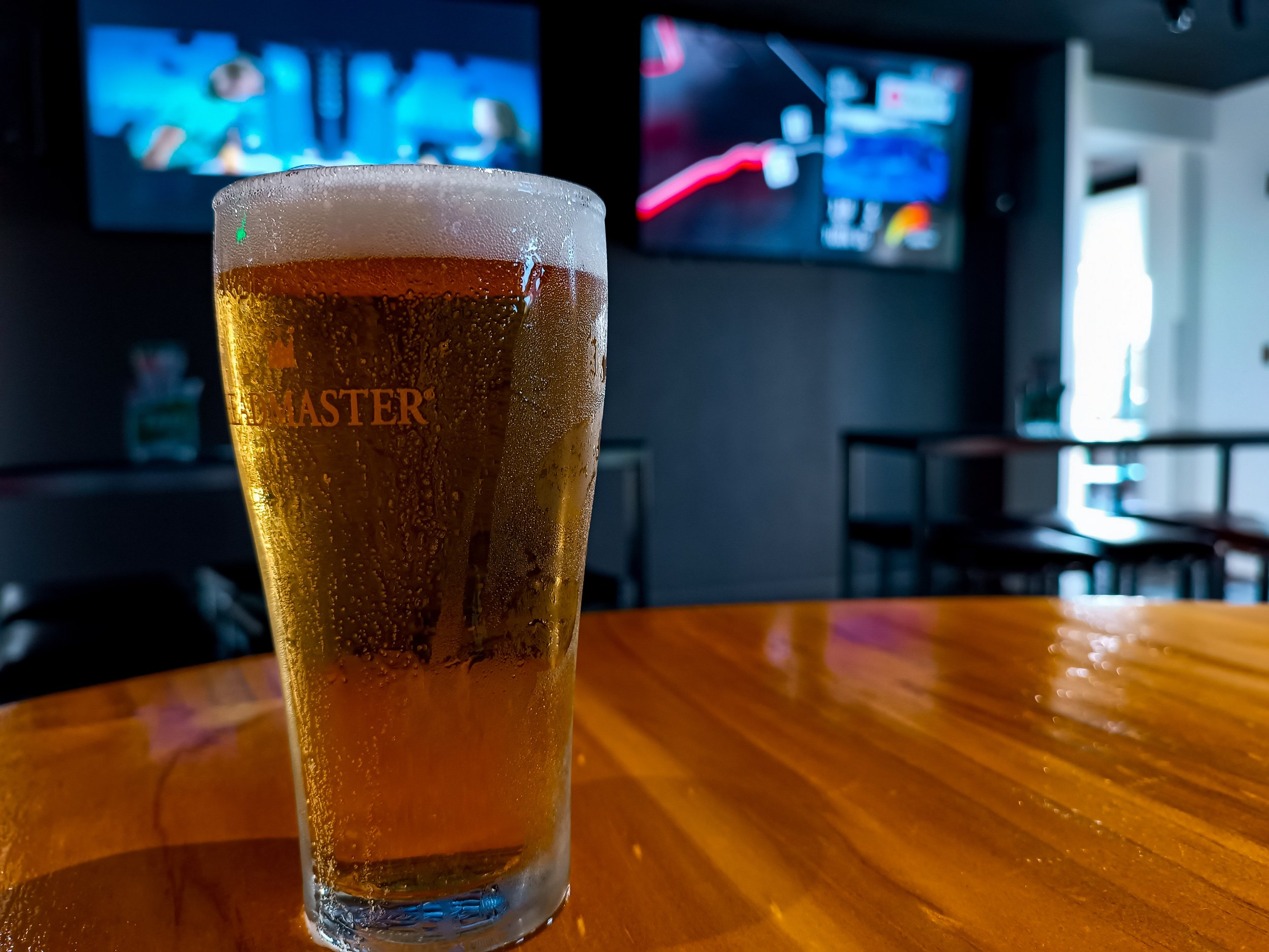 Public bar - schooner.jpg