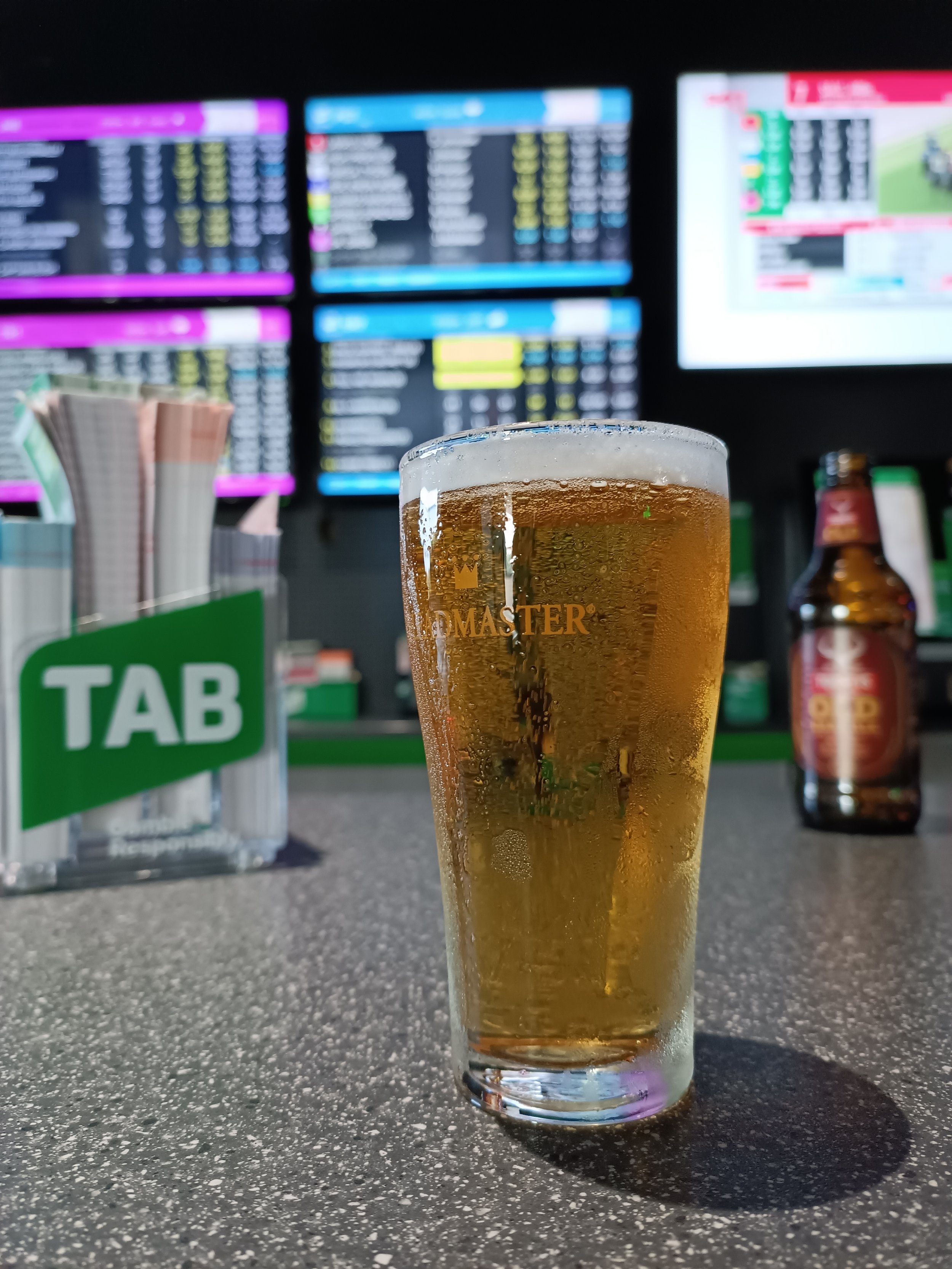 Public bar- tab-beer.jpg