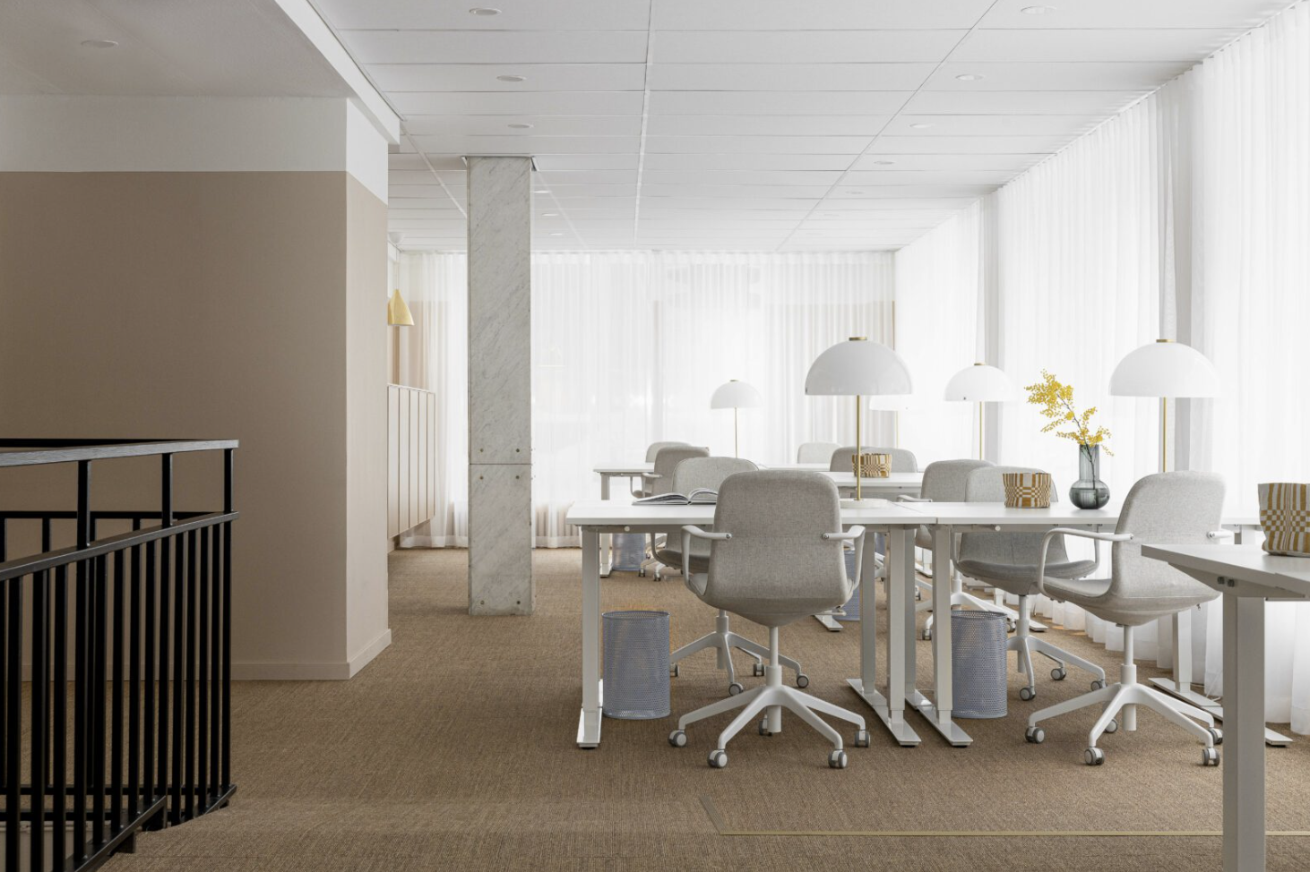 Project: Bo LKV Töölö Offices | Agent: Koolmat Europe | Product: Jabo 9421 in shade 090 and 9421 in shade 580