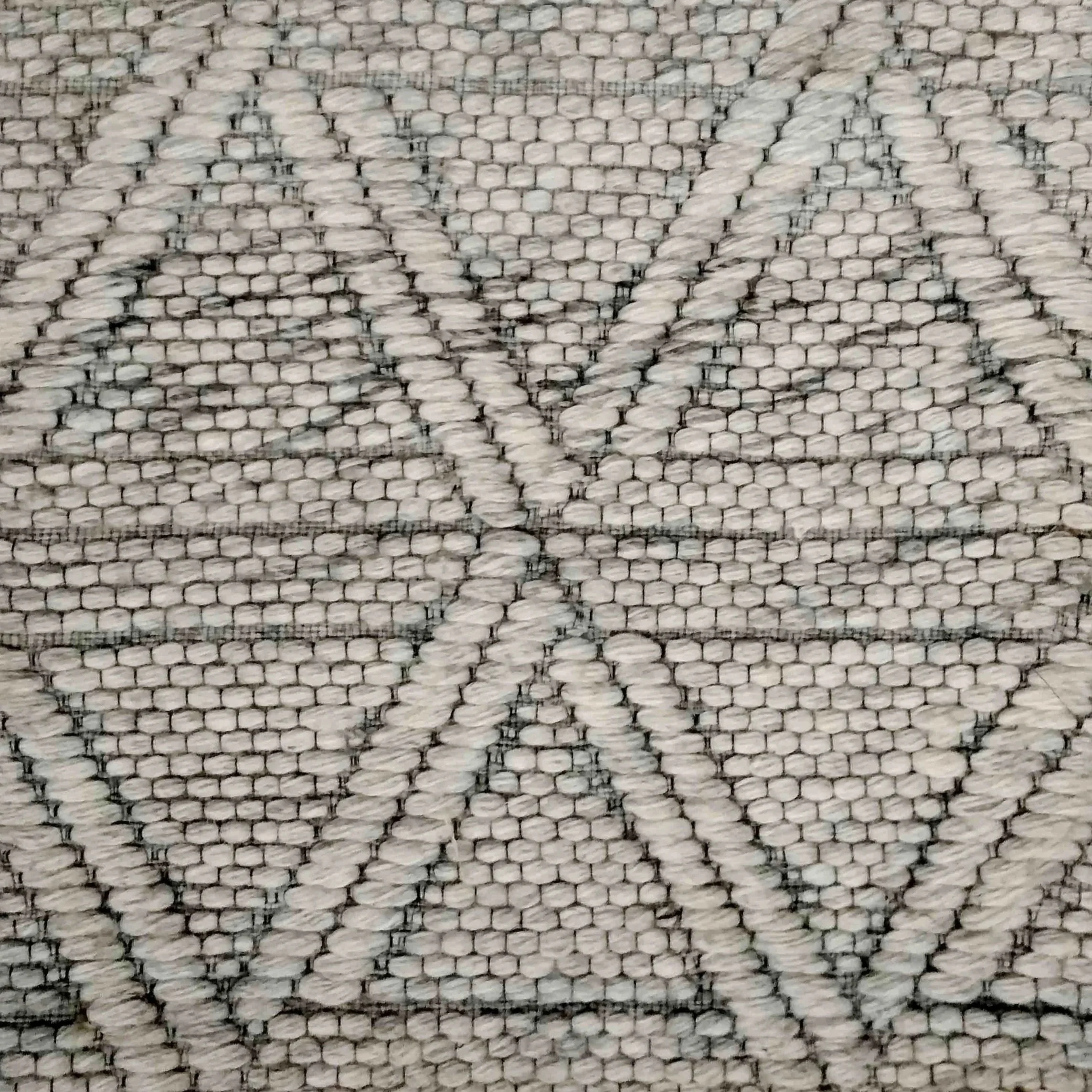 Wool Loop Diamond Design