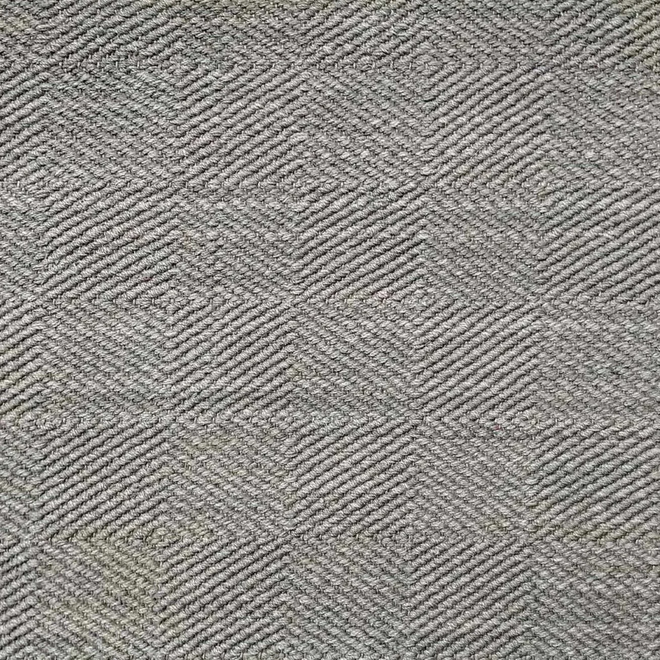Diagonal Grid Loop Wool