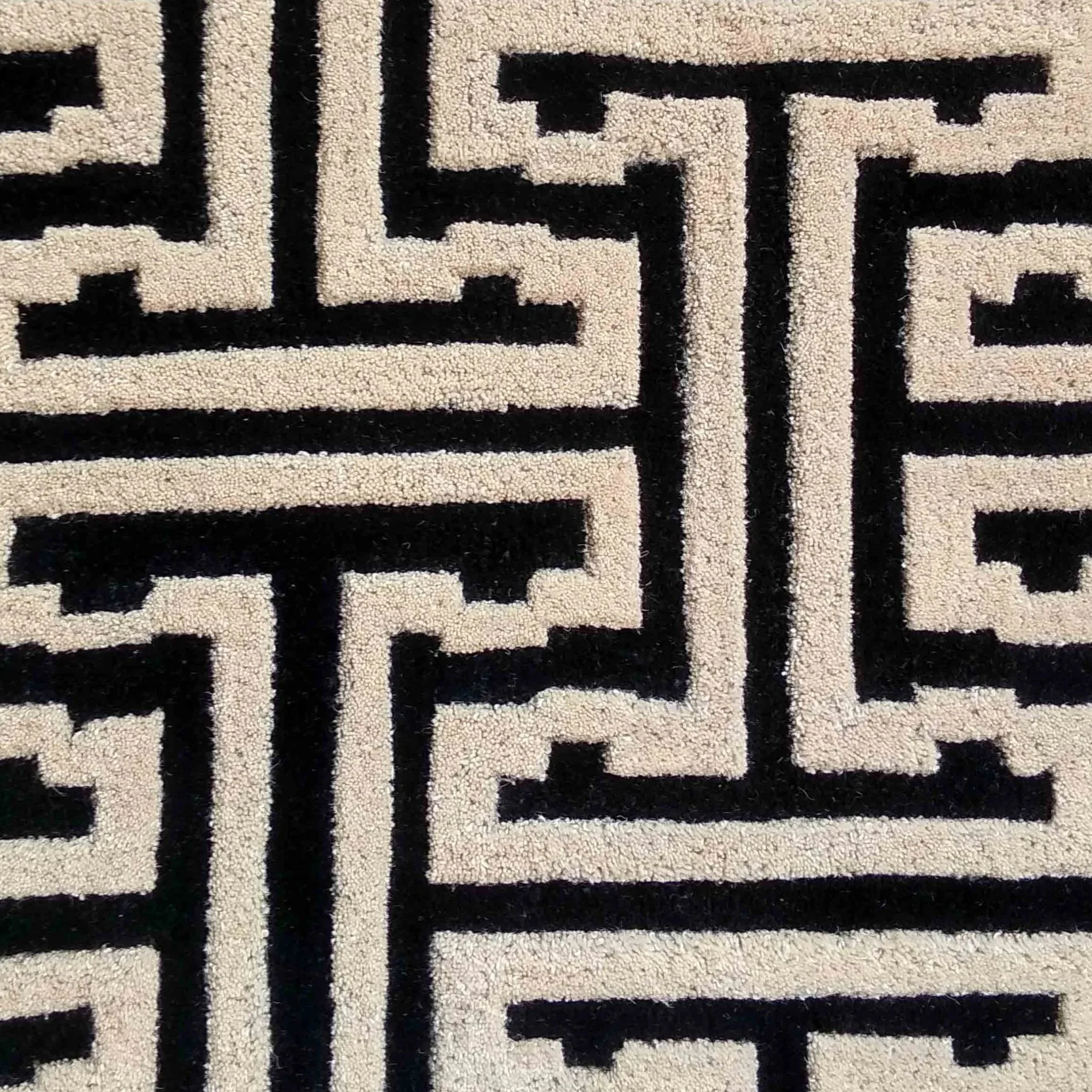 Tufted & Carved Design