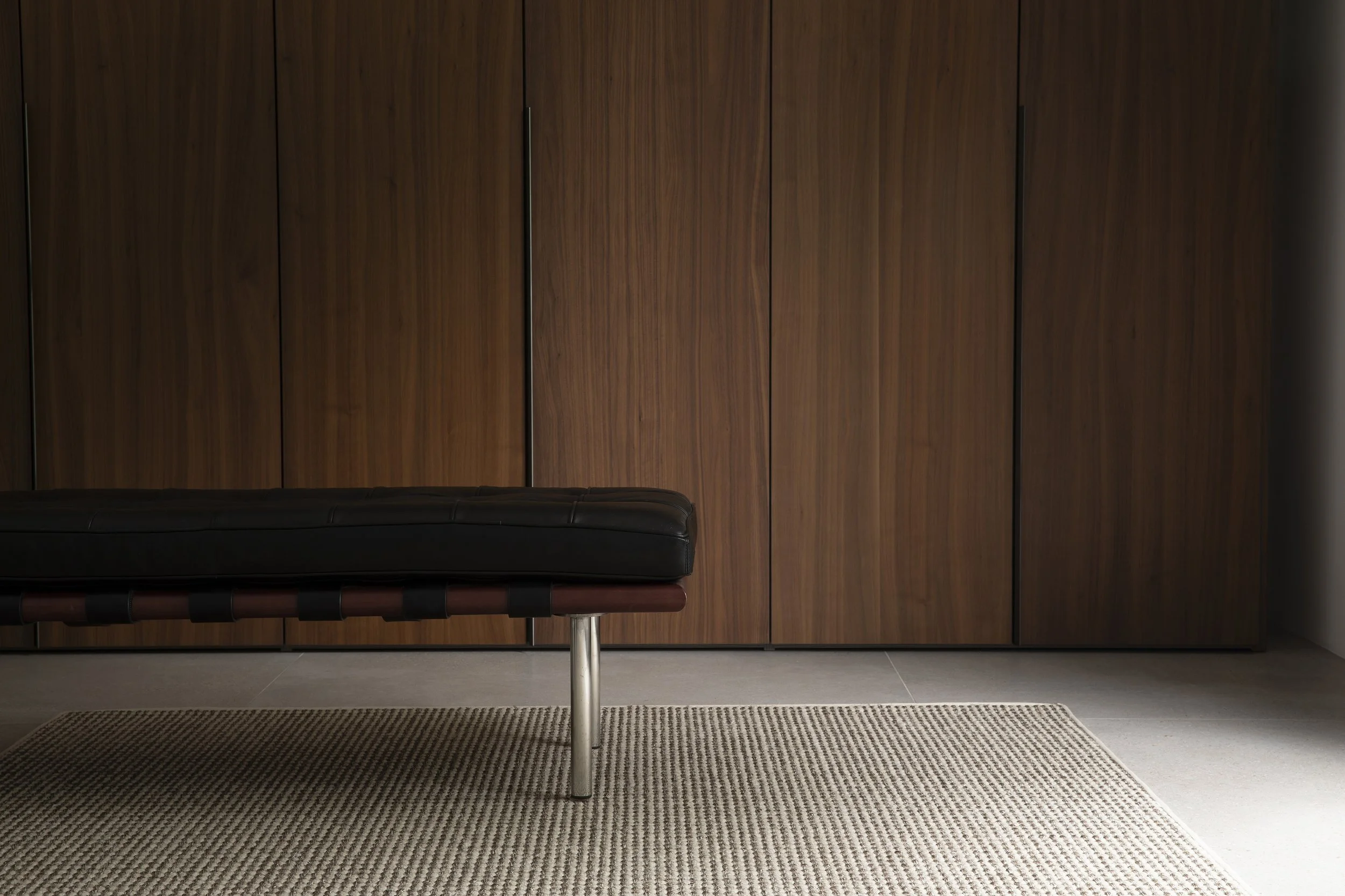 Superloop Three rug with subtle edge by Hibiscus Carpets L1.jpg