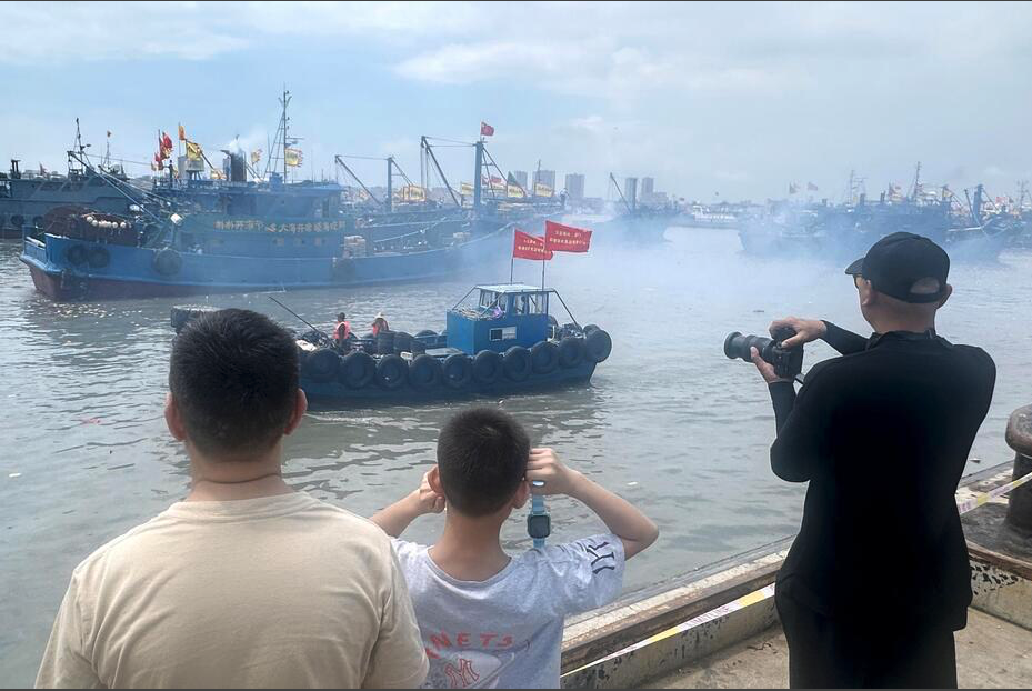 China Ends East China Sea Fishing Ban: Japan on High Alert Over Maritime Militia Risks - Kyodo News