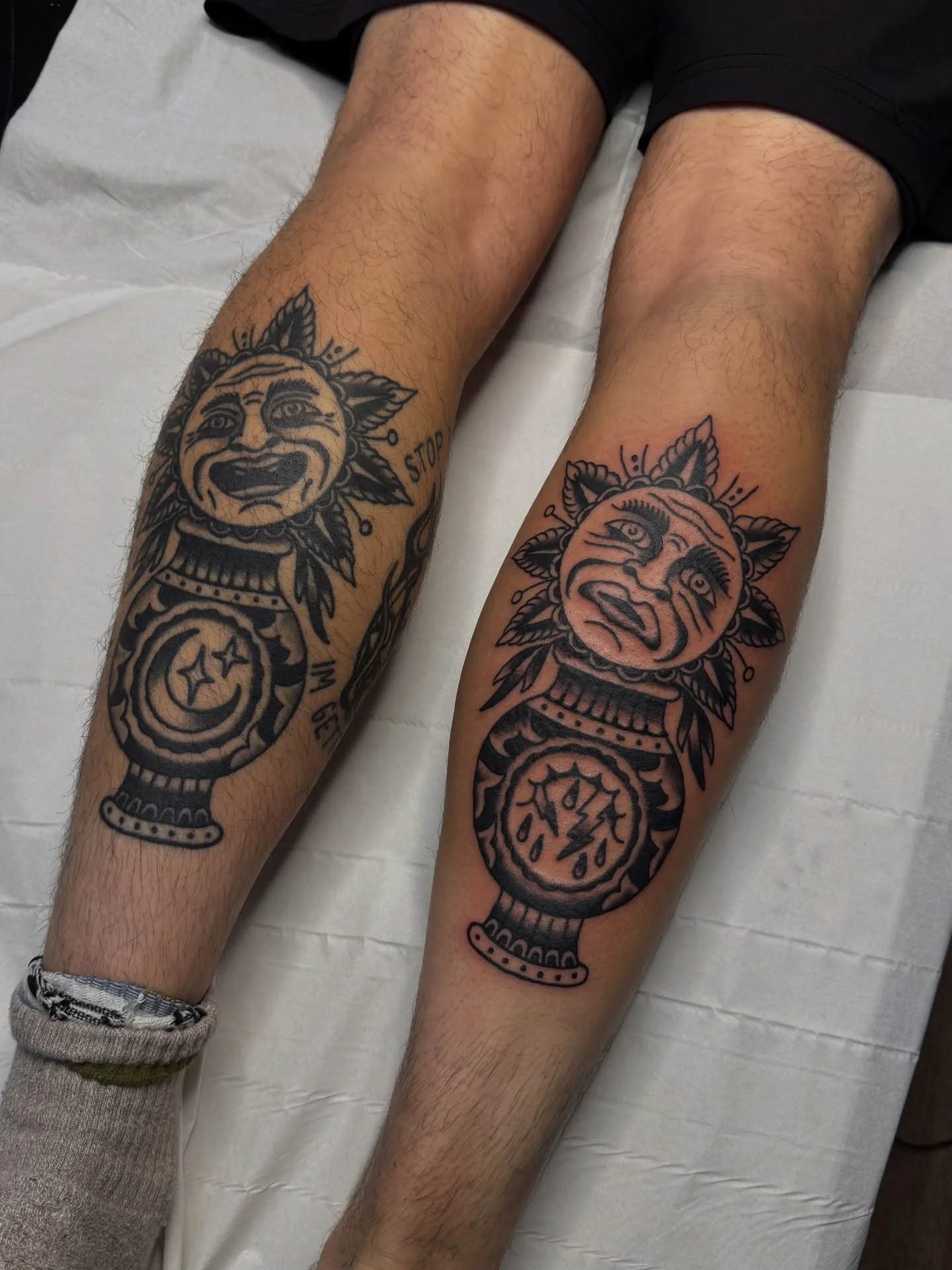 Stoked to finally get these together, left over a year healed right fresh, cheers Rhys!
Couple of spaces left through October if you want in;
.
#traditionaltattoo #oldschooltattoo #boldwillhold #tradtattoos #bertgrimm #tradworkers #blackwork #blacktr