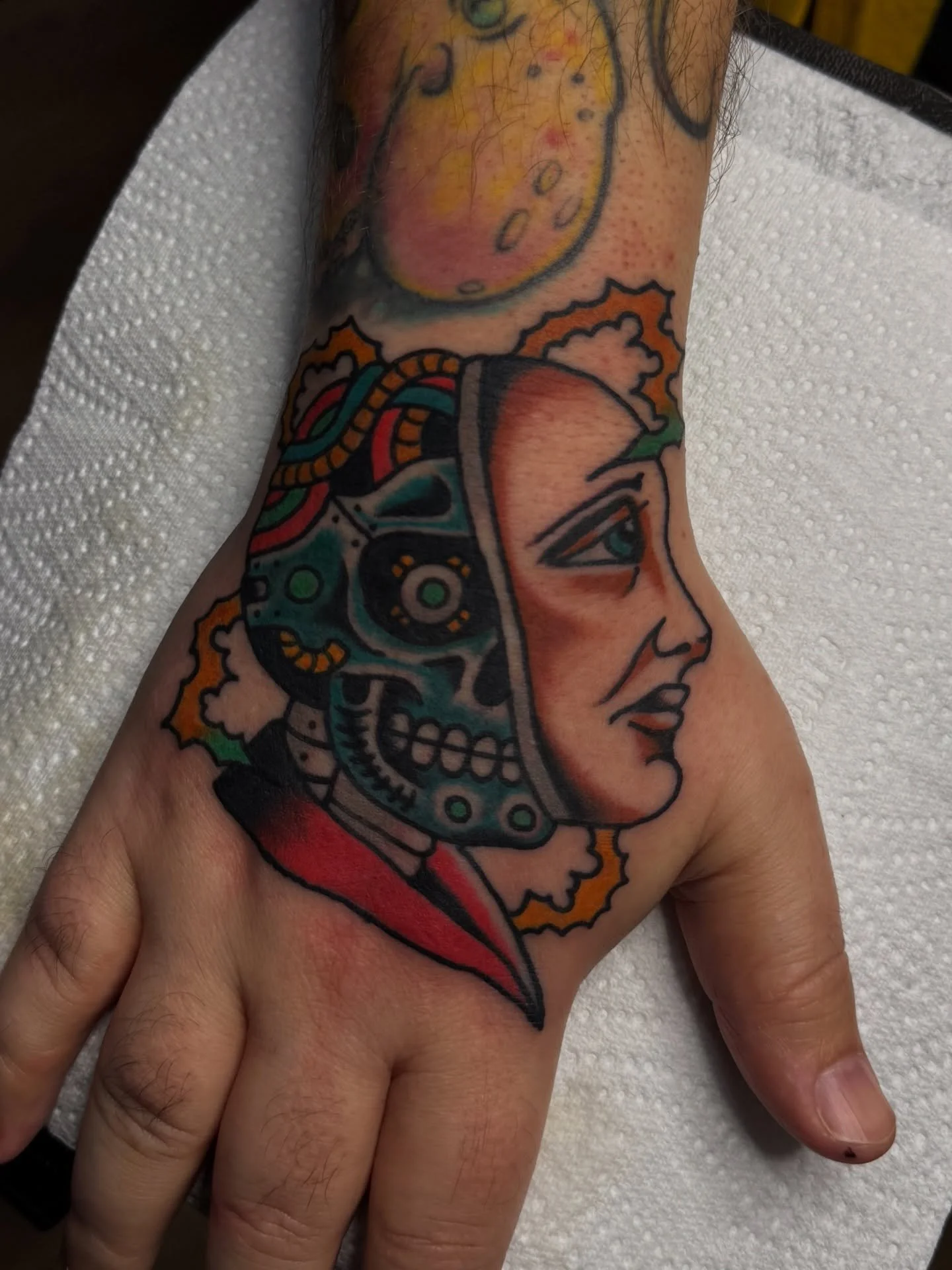 Fun cyborg for ah Whitey, cheers mate!
.
.
.
#traditionaltattoo #oldschooltattoo #traditionalcyborgtattoo #cyborgtattoo #staffordshire #stokeontrent #newcastleunderlyme #tradtattoos #tattooideas #handtattoos #stonetattoo #staffordtattoo