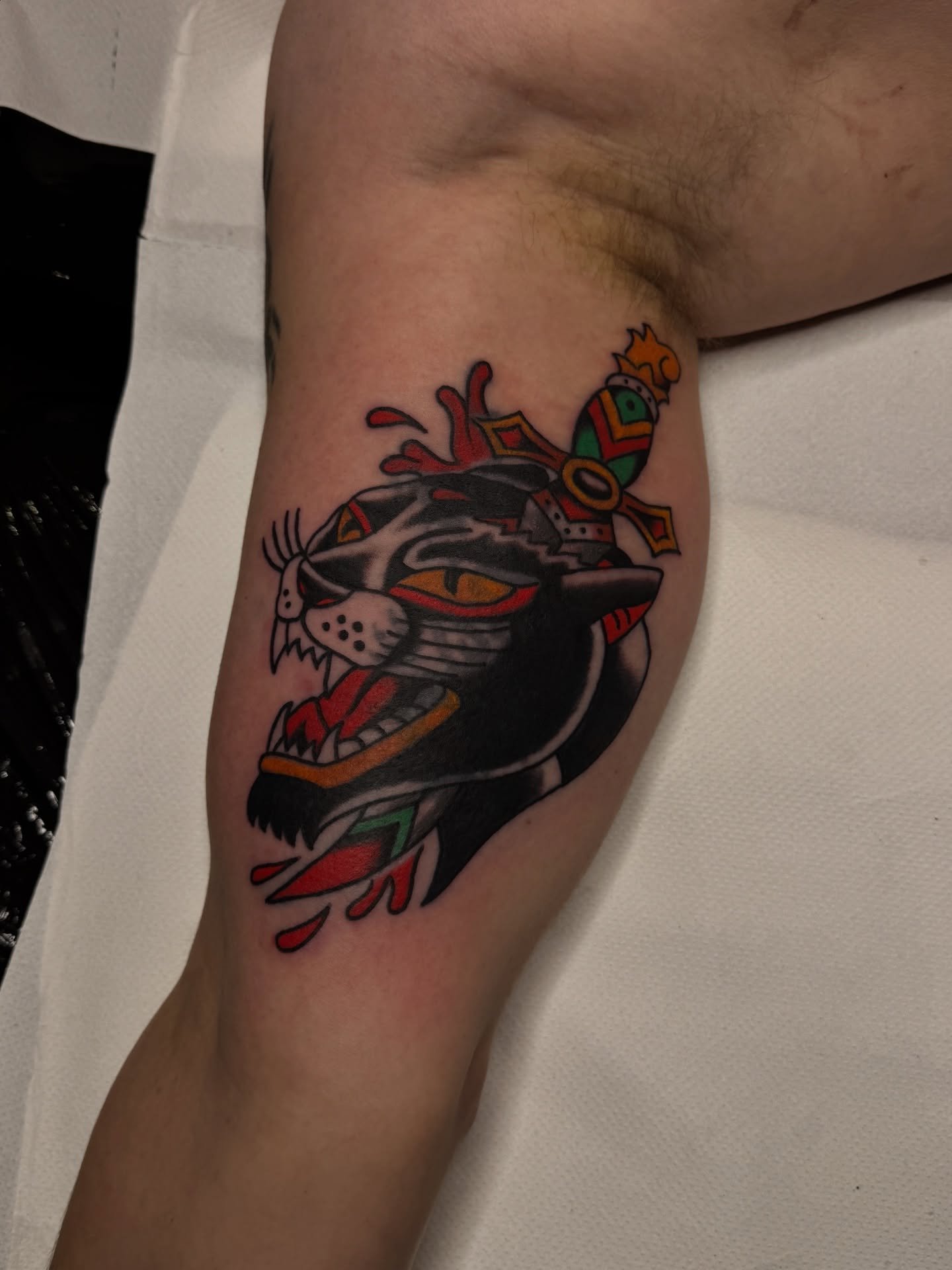 On messages today, I have space this week and dotted about Feb: 3/4/5/11/17/18/19 DM or email to book. Here&rsquo;s a couple of recent ones!
Panther blast over.
Gluggle jug
Com girl 
Thanks as always for looking and keeping me busy ✌️
.
.
.
#traditio