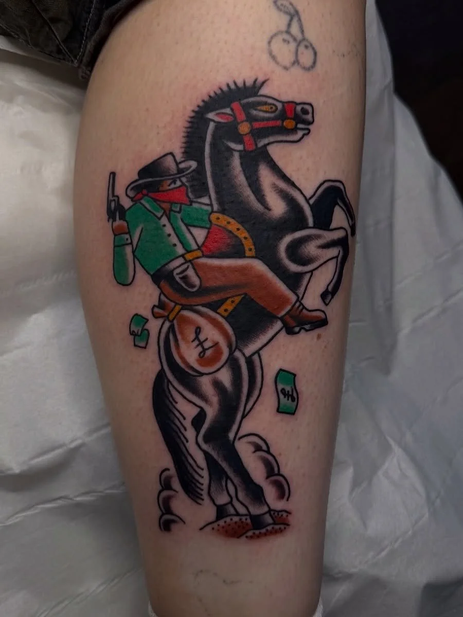 A few western vibe traditional tattoos by @kylecartlidgetattoo for bookings DM or our artists direct, thanks as always!
.
.
.
#americantraditional #traditionaltattoo #oldschoolink #tattoo #uktattoo #staffordshire #staffordshiretattoo #stoketattoo #lu