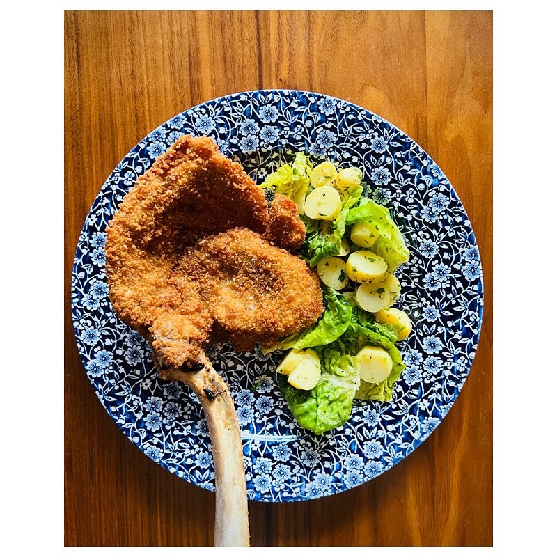 It&rsquo;s December, which means it&rsquo;s now legal to put up your Christmas decorations. For Kabinett, it means a big shoulder season menu drop of new dishes this week. Starting Wednesday, we&rsquo;re rolling with this new monster veal chop schnit
