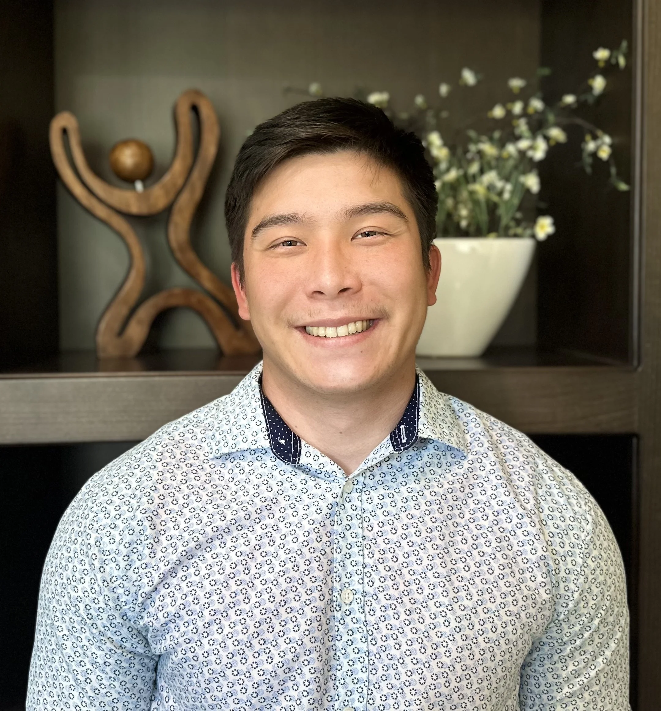 Caelev Stephan, Trainee therapist