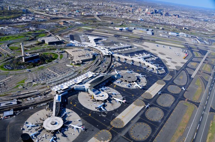 Newark Liberty International Airport (EWR)