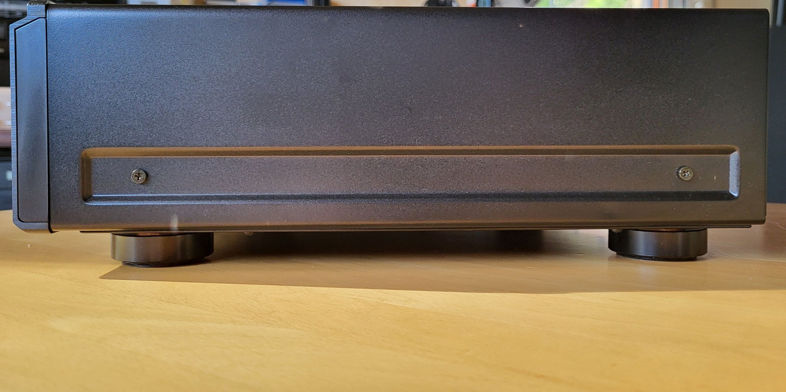 SCD-555_Seite_re.jpg