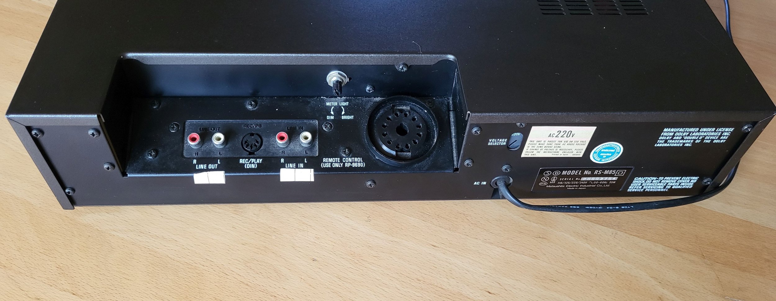 RS-M85_Hinten_1Decke.jpg