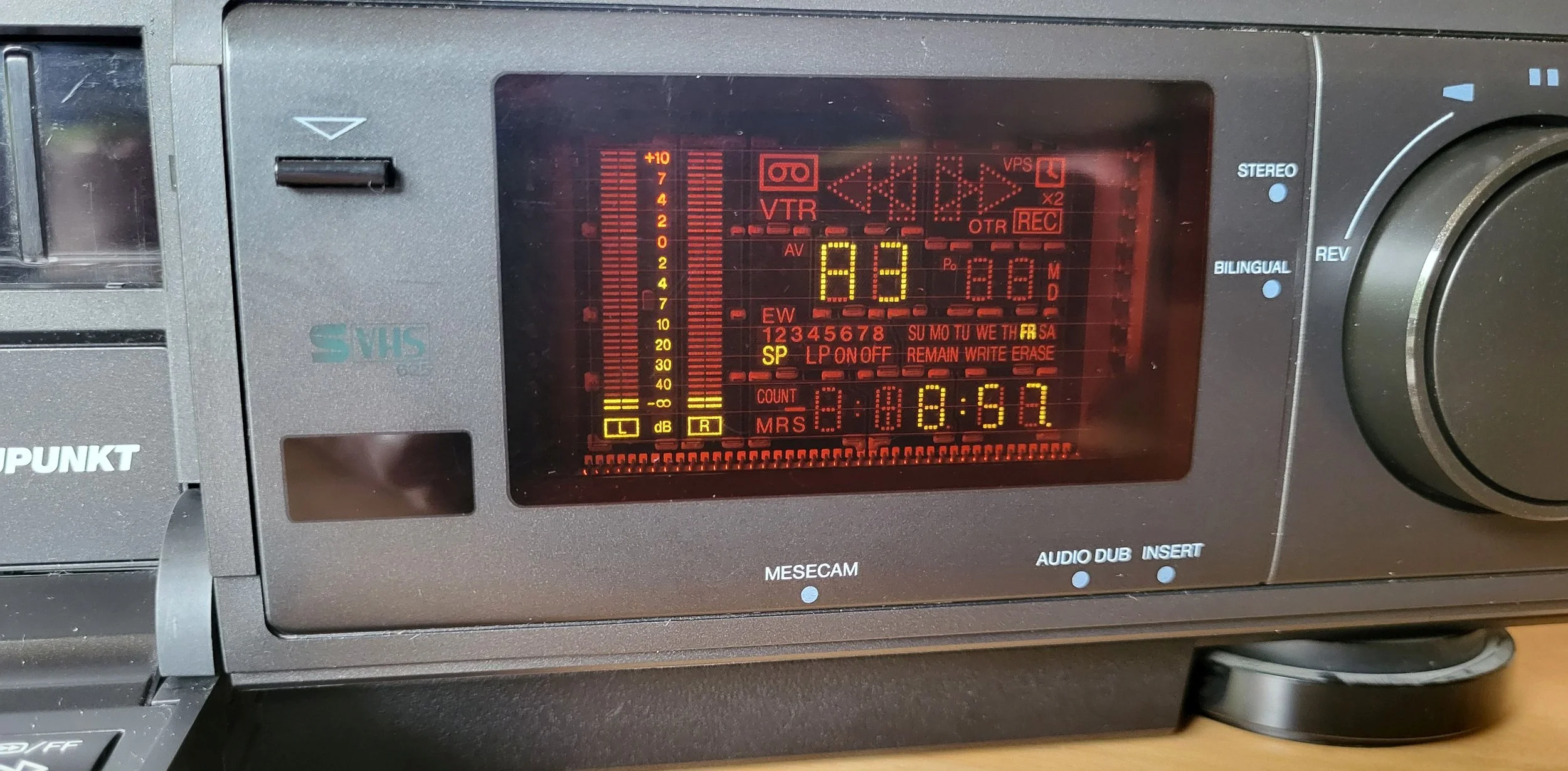 RTV_925_I_Front2_Display.jpg