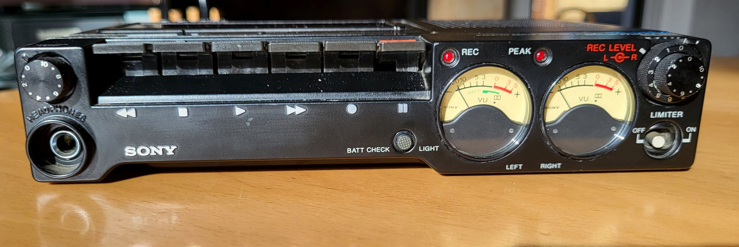 TC-D5M_Front_1.jpg
