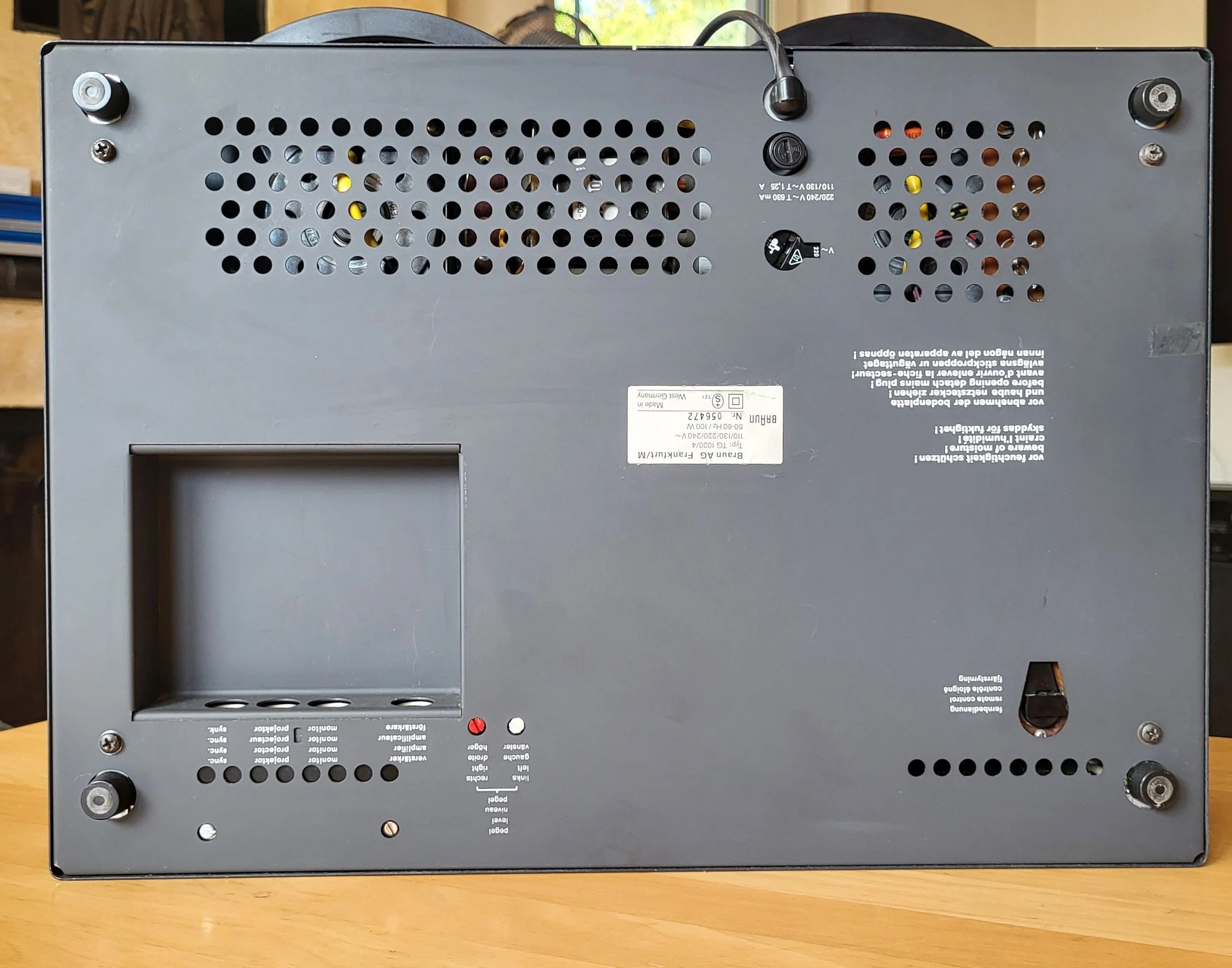 TG1020_Hinten_1.jpg