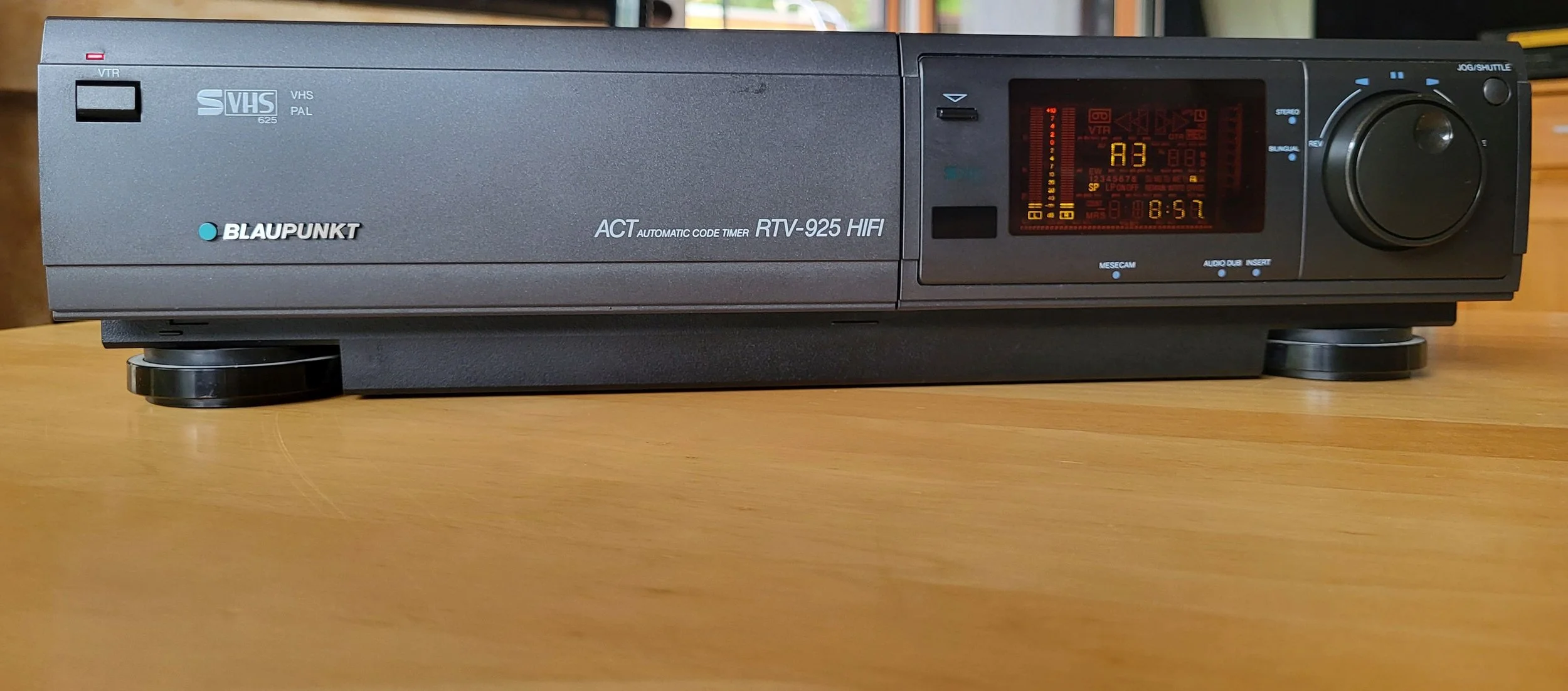 RTV_925_I_Front3.jpg