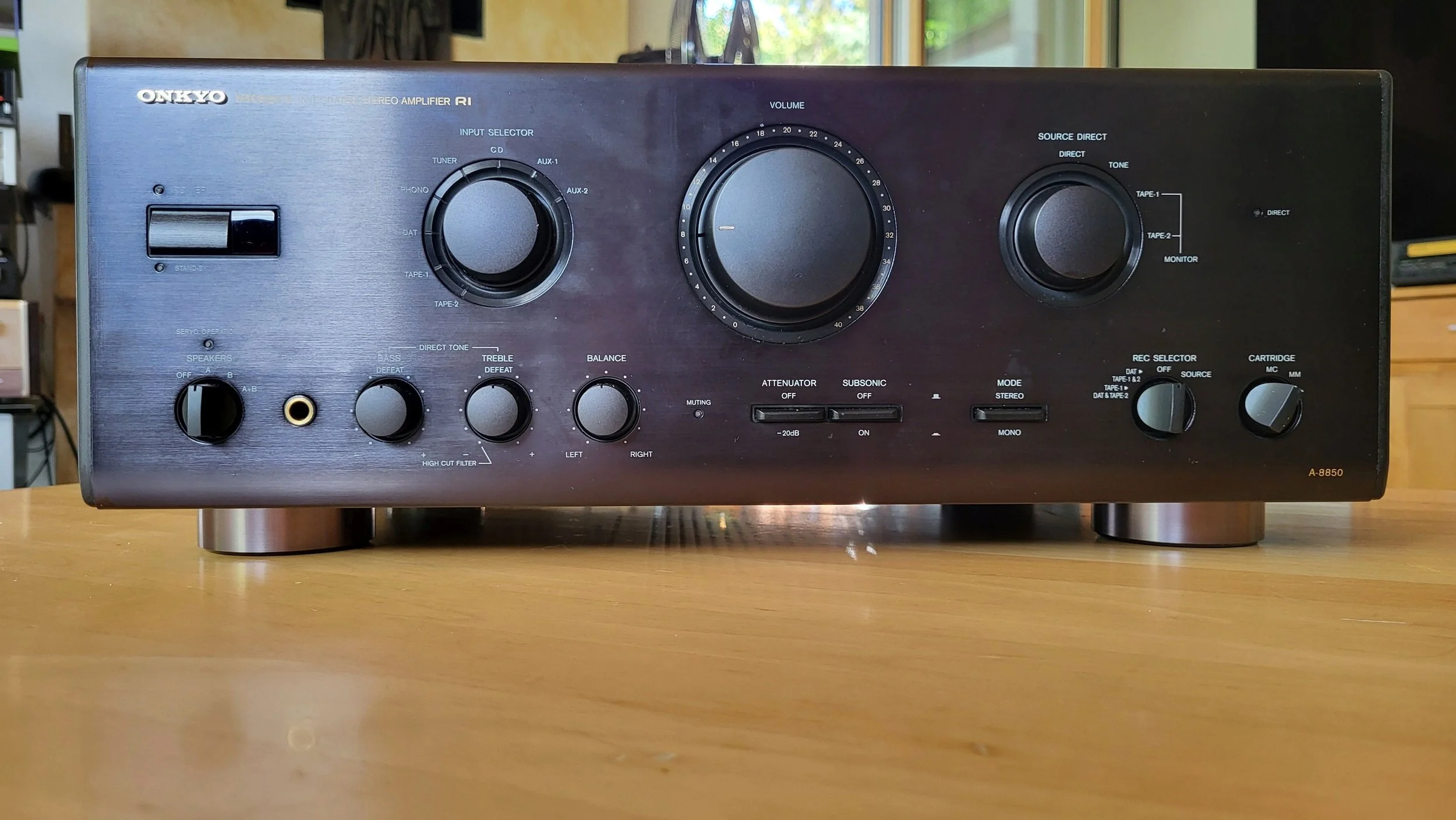 A8850_III_Front2.jpg