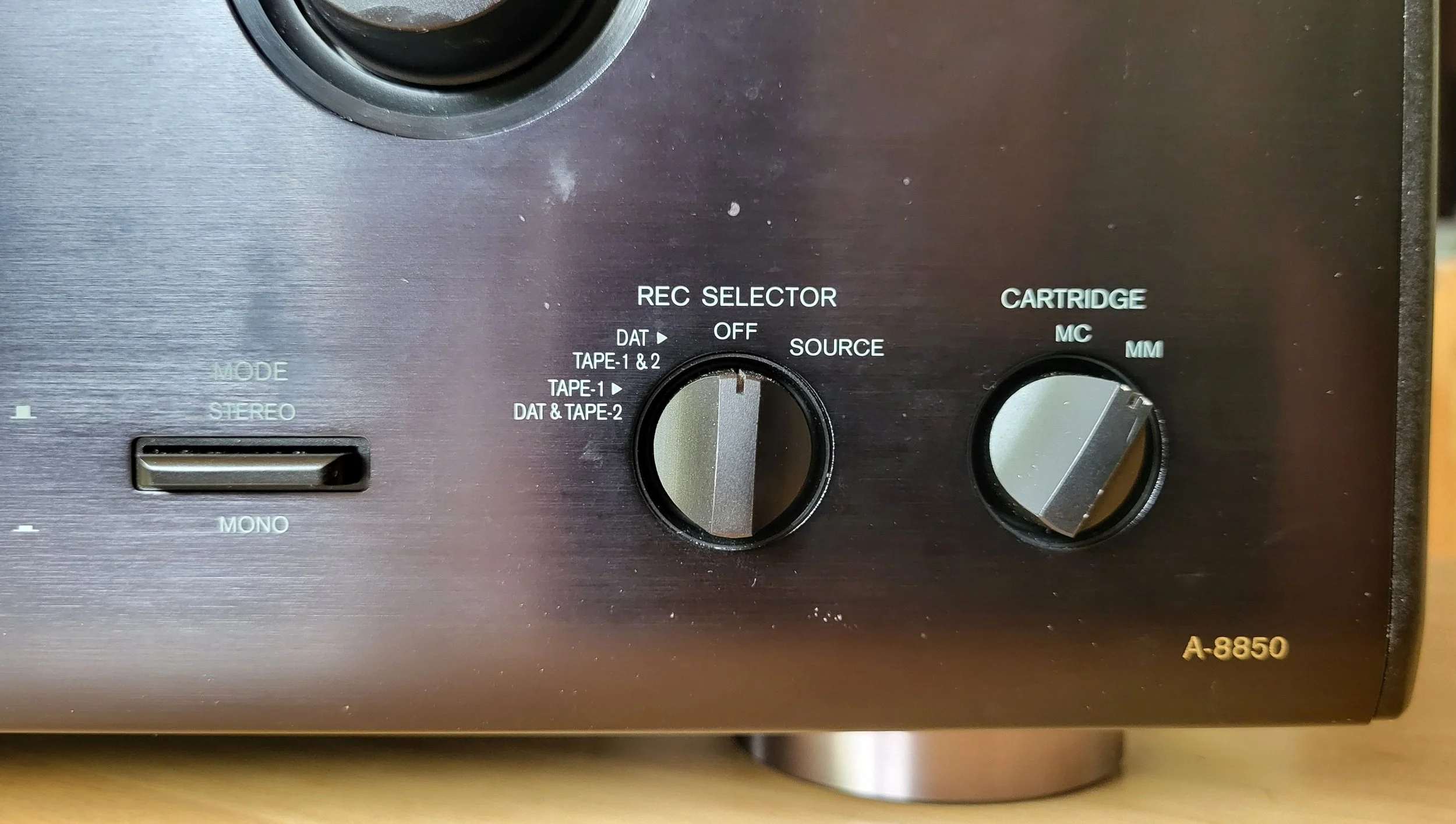 A8850_III_Front4.jpg