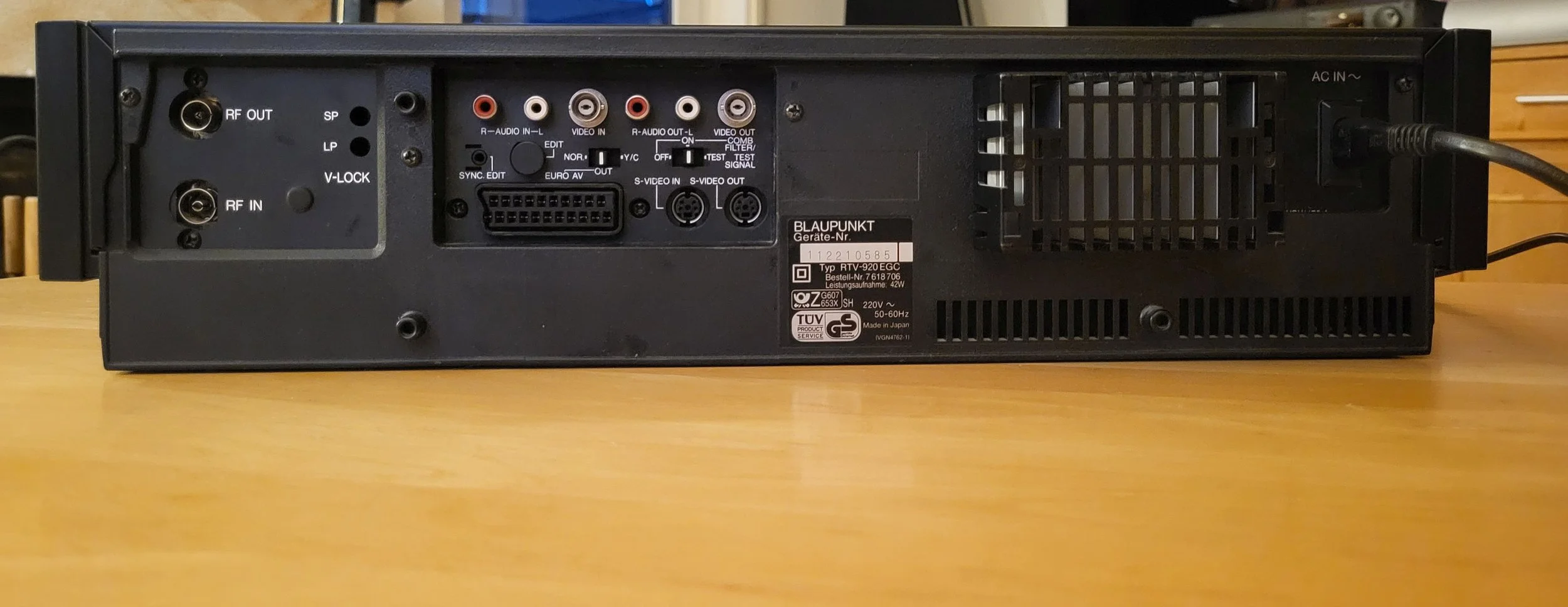 RTV-920_Hintenl.jpg