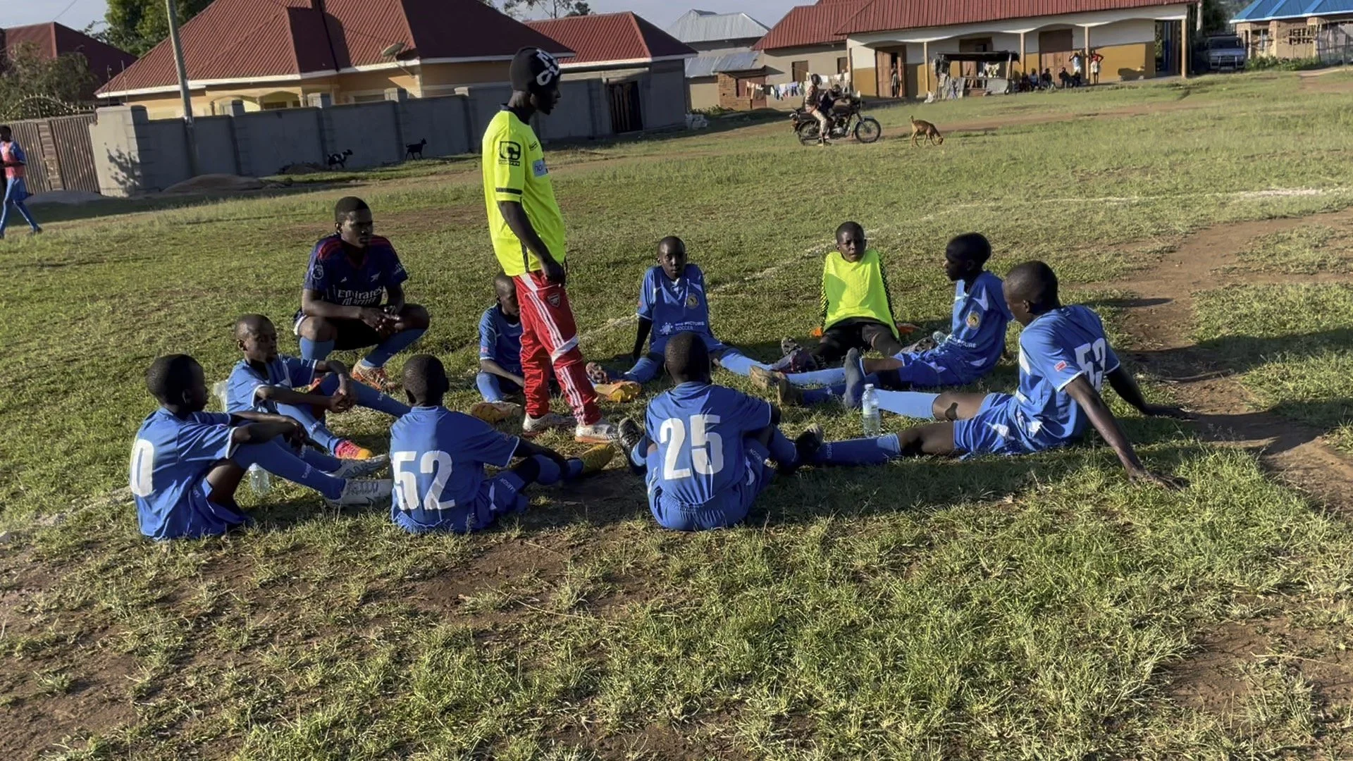 Copy of Coach some briefing the players.jpeg