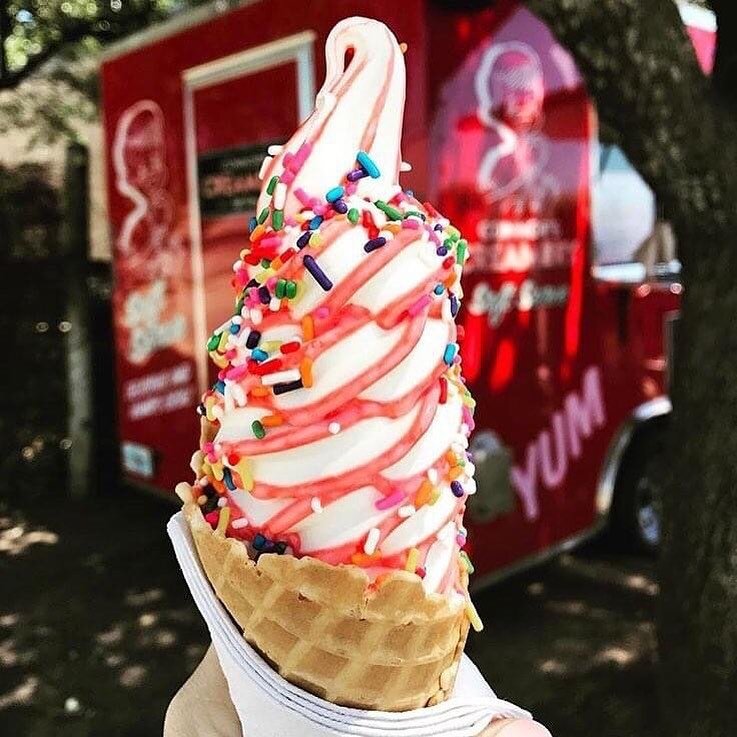 How do you swirl? Strawberry and rainbow sprinkles sounds pretty good right now. We can bring the swirls to you and the toppings. Pick from 8 flavors and 12 topping combos! Book us link in bio.
-
-
-
#austintexas #austin #icecream #sprinkles #summer