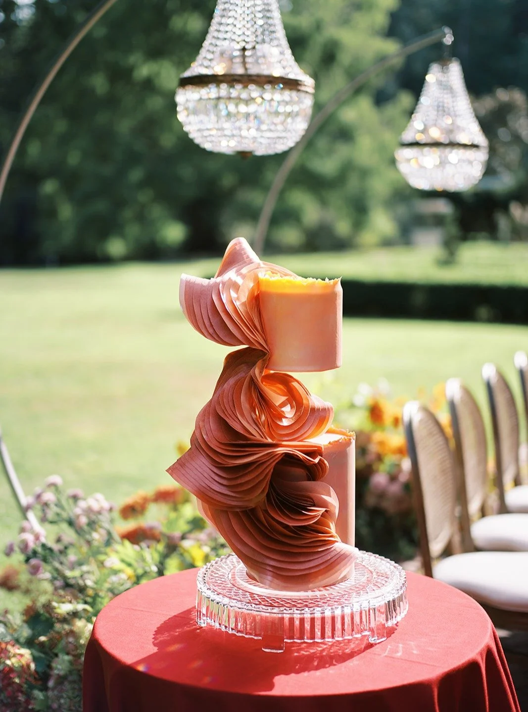 I can't wait to also share all the swoon-worthy details from this editorial shoot last week, but wanted a post just for this girl. Aaron, thank you for capturing her essence. She just told me her name is Esmerelda.
@aaronliu.co 
Photography and Cine