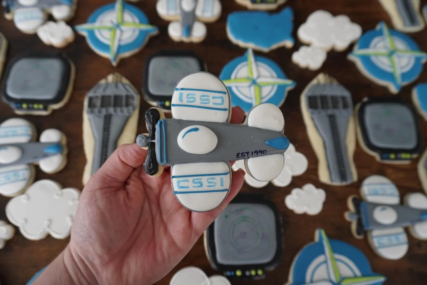 Today was a good day for my client.  She landed her dream job and is sending her new coworkers some aptly themed cookies to celebrate. 🎉✈️🛩️💻💾👩&zwj;💻☁️🇺🇸👷🏼&zwj;♀️🧯🎉