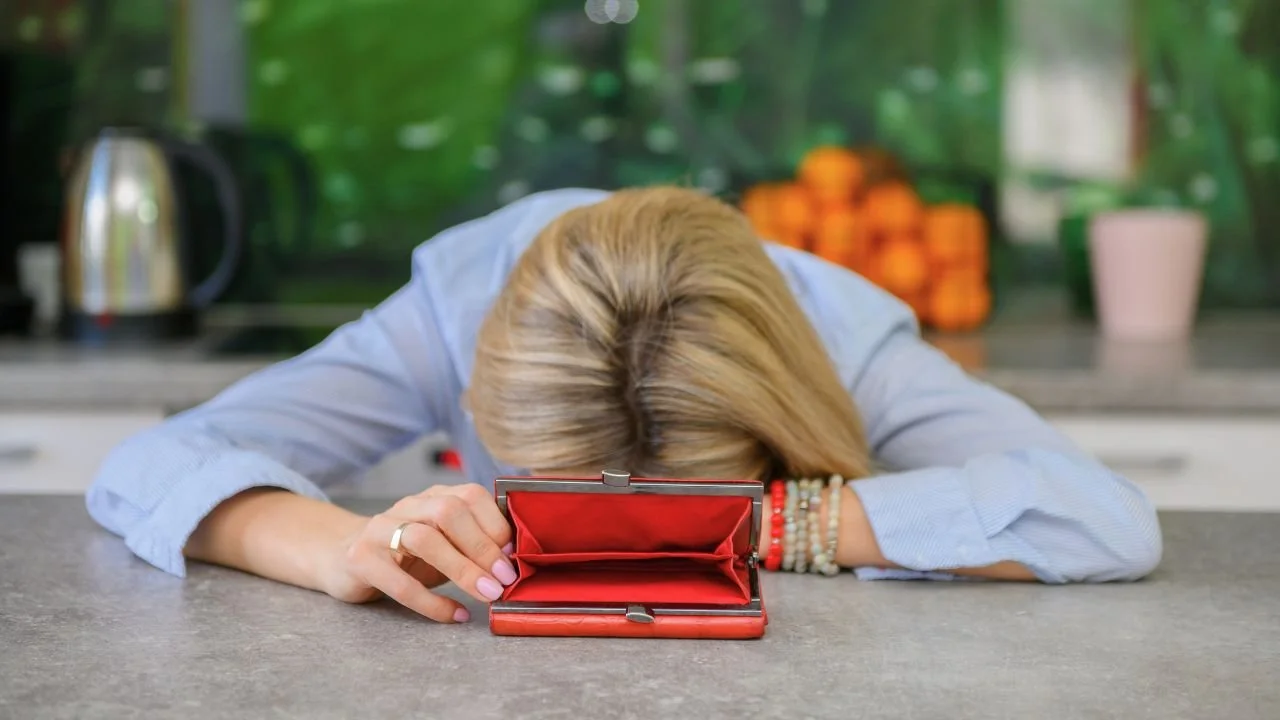 How to stop staying broke: 6 common money traps (and how to escape them)