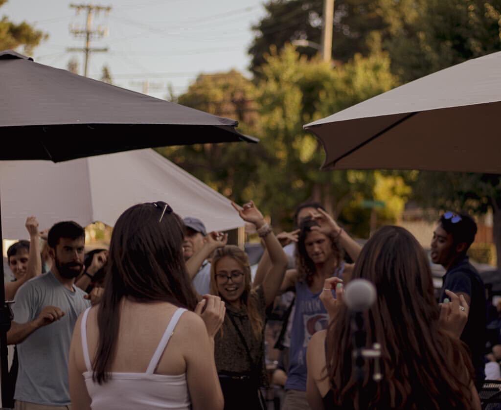 Hi friends!! ☀️ mark your calendars! we&rsquo;ll be playing at the Santa Cruz mountains harvest festival on sept 25! 🌊 come for a day of good vibes and good music! 🌈 so excited!! 

📸: @louimyguy 

&bull;
#girlband #femalemusicians #singer #females