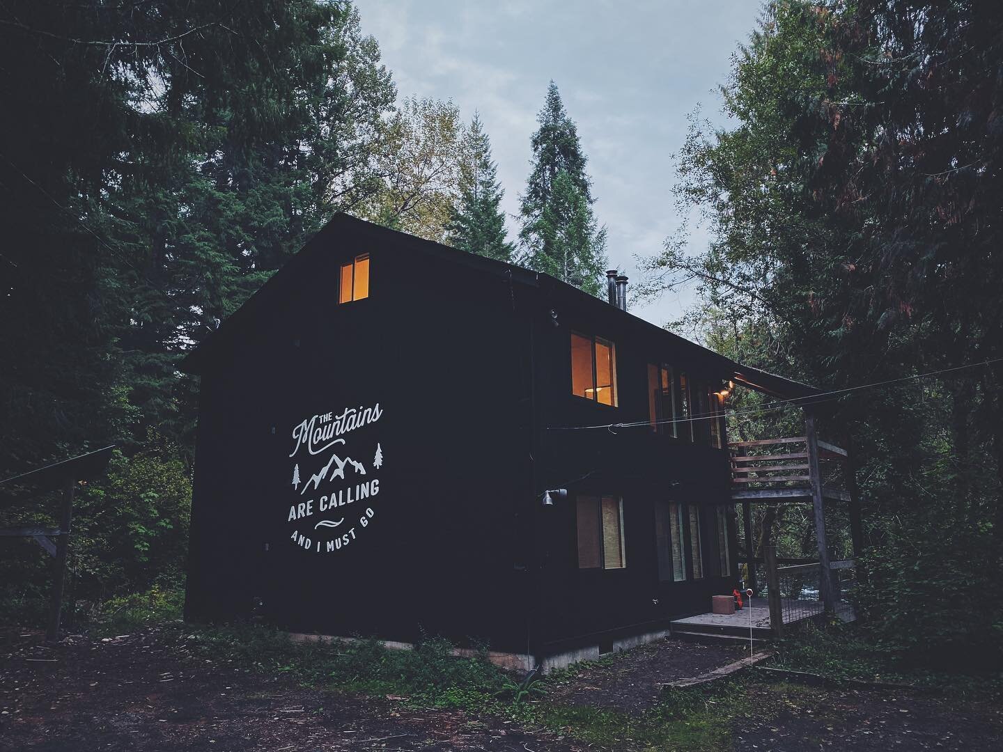 🌲🏕 As our cabin boldly proclaims...&rdquo;The Mountains are Calling&rdquo; - let our cozy cabins be your basecamp for adventure. 45 minutes from @skihoodoo and minutes from countless trails and activities. The upper and lower level cabins are waiti