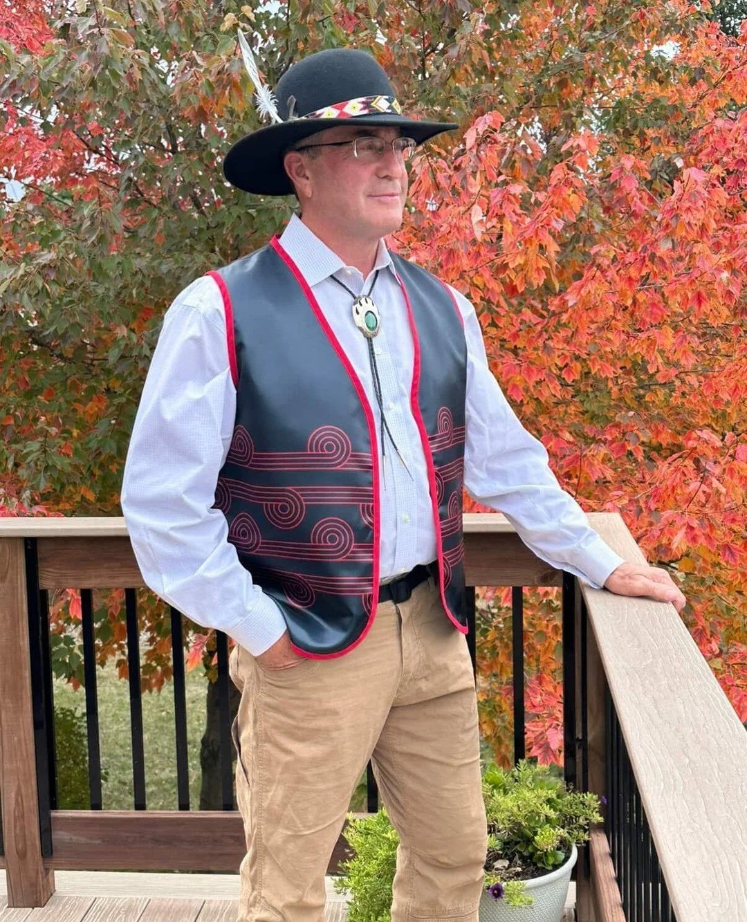 @kakingeshi wears a custom L.A. Deer Apparel Southeast Wind vest. ⁠
⁠
Thank you and @dianaroberts (the photographer!) so much for your support - it means so much ❤️✨️⁠
⁠
And, as always, we love seeing how YOU style your L A Deer Apparel pieces! Have 