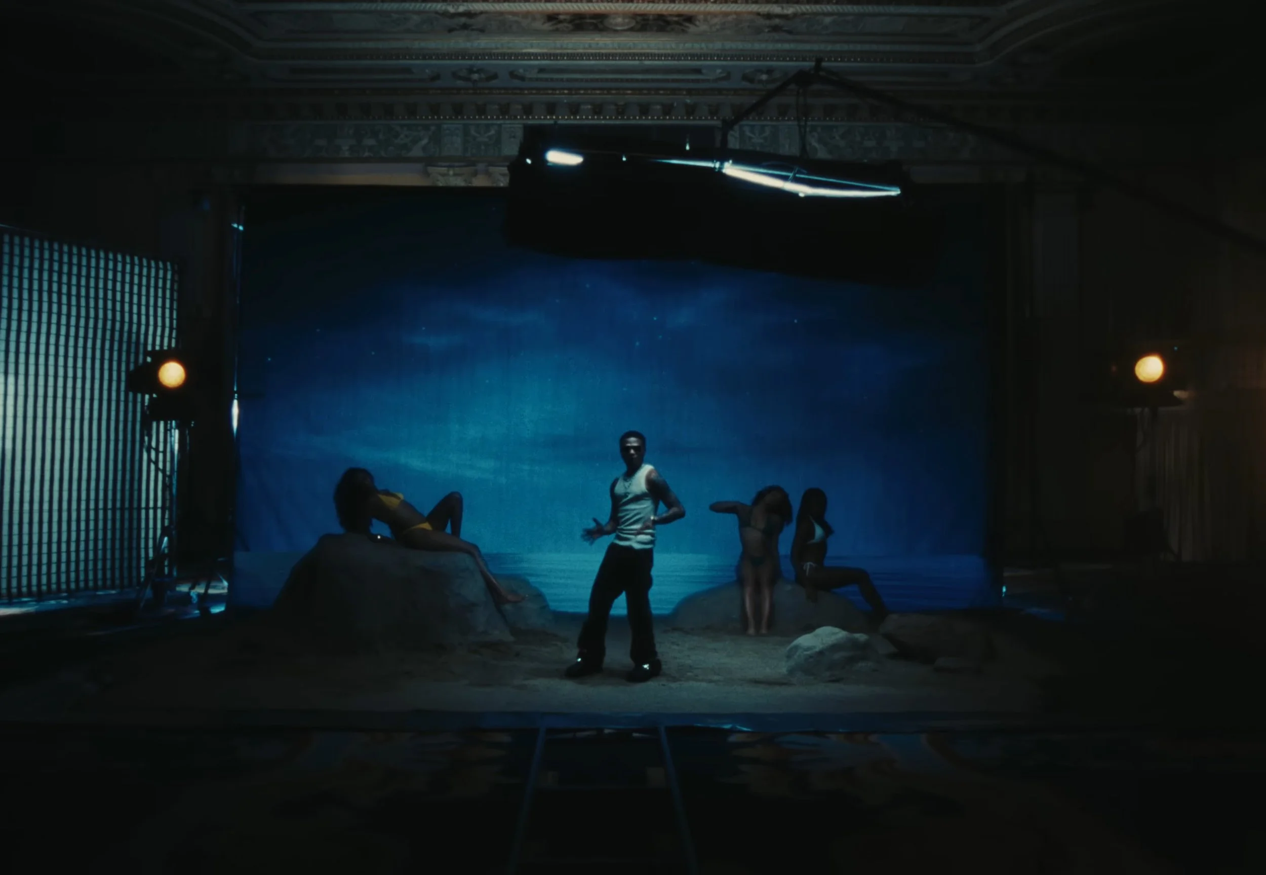VS--YouTube-Gunna-foreverbeminefeatWizkidOfficialVideo-YouTube-1’55”.jpg