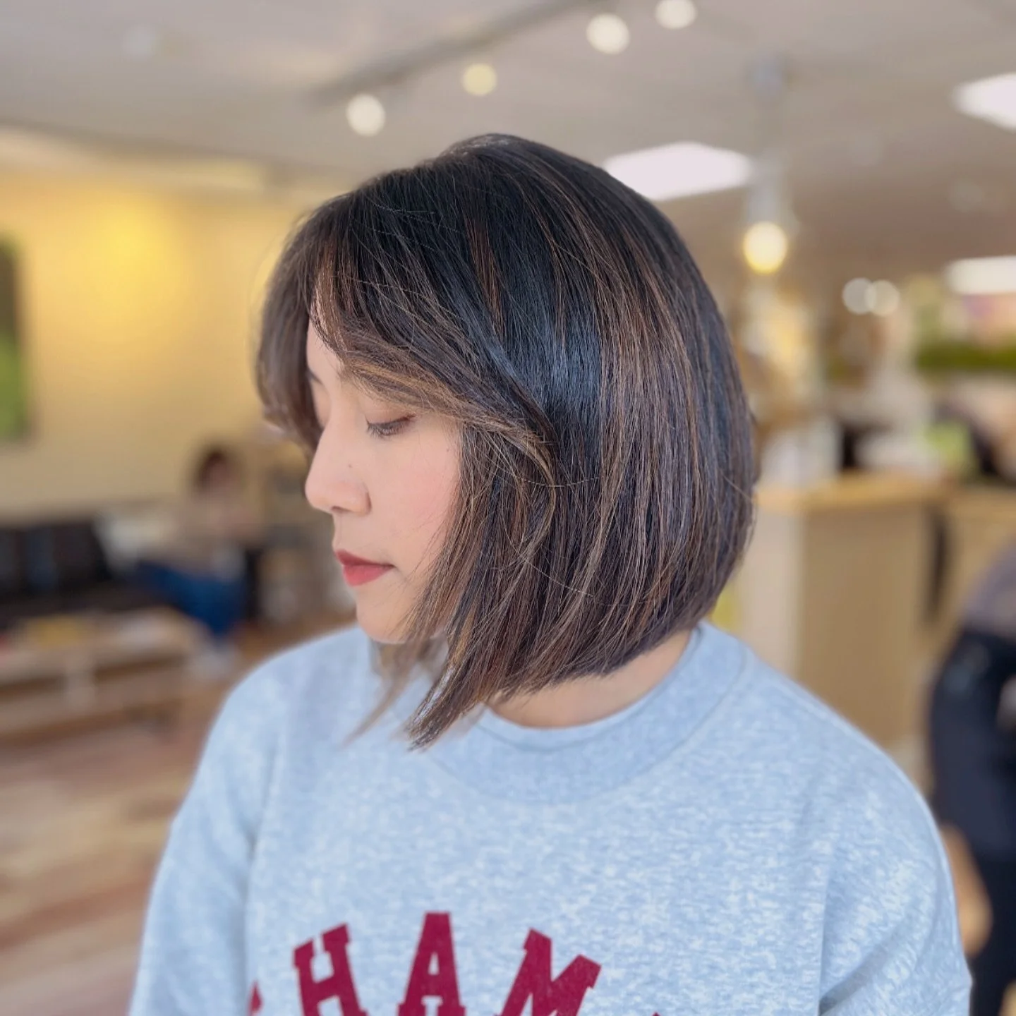 Subtle Brunette Balayage and Lob haircut🍁

#celestiabyceleste#celestehair#vancouver#newwestminsterbc#yvrhair#vancityhair#balayage#balayagespecialists#brunettebalayage#lobhaircut#longbob#curtainbangs#fallhairtrends