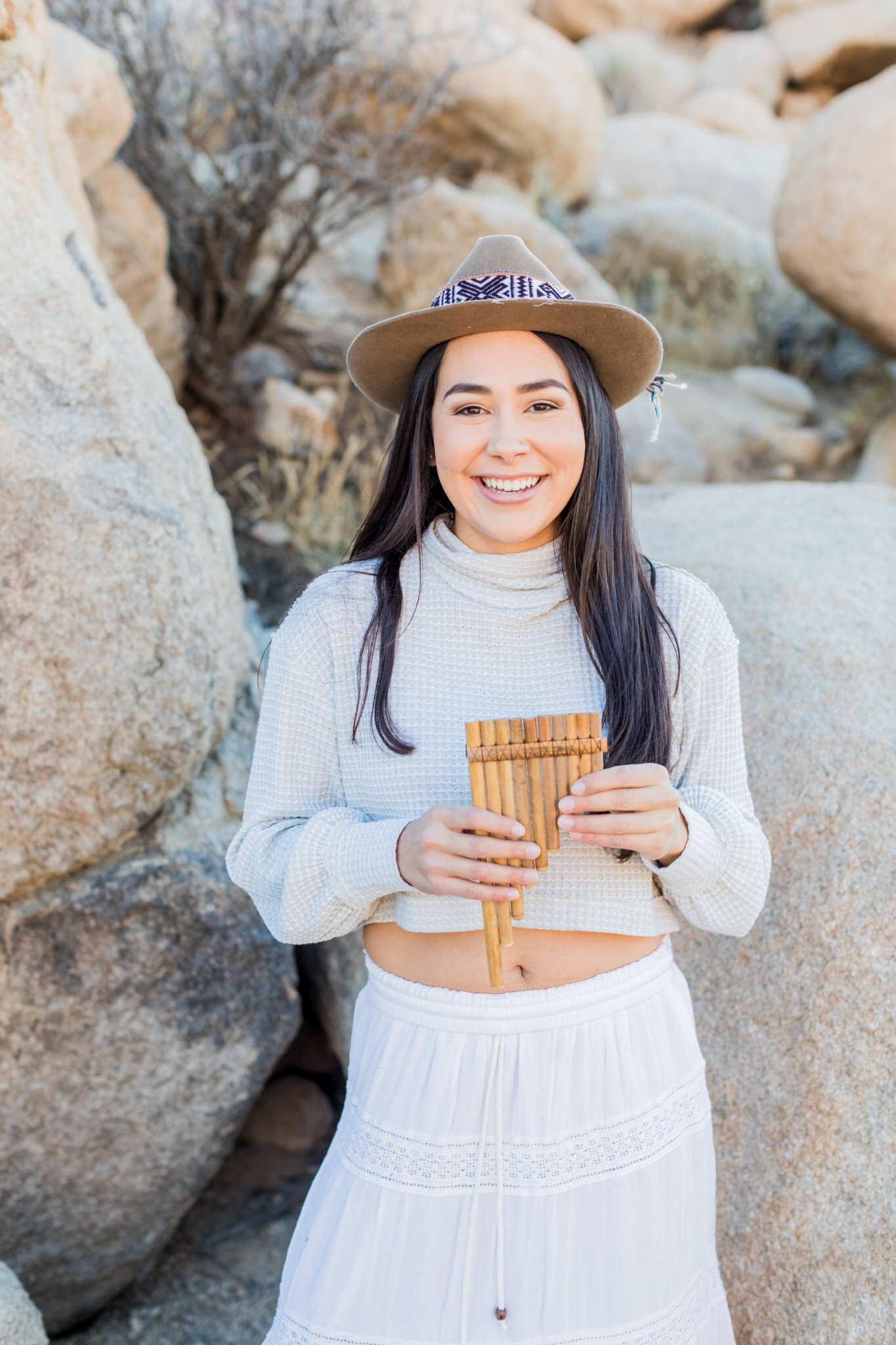 Stephanie.sound.healing.joshua.tree.national.park.monocle.project.2019-1.jpg