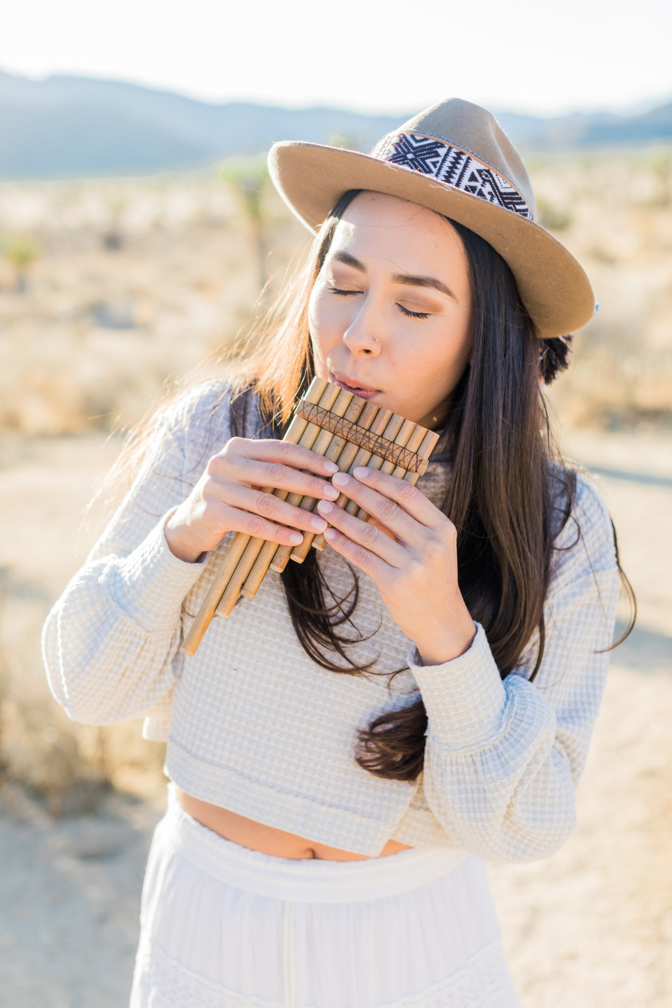 Stephanie.sound.healing.joshua.tree.national.park.monocle.project.2019-14.jpg