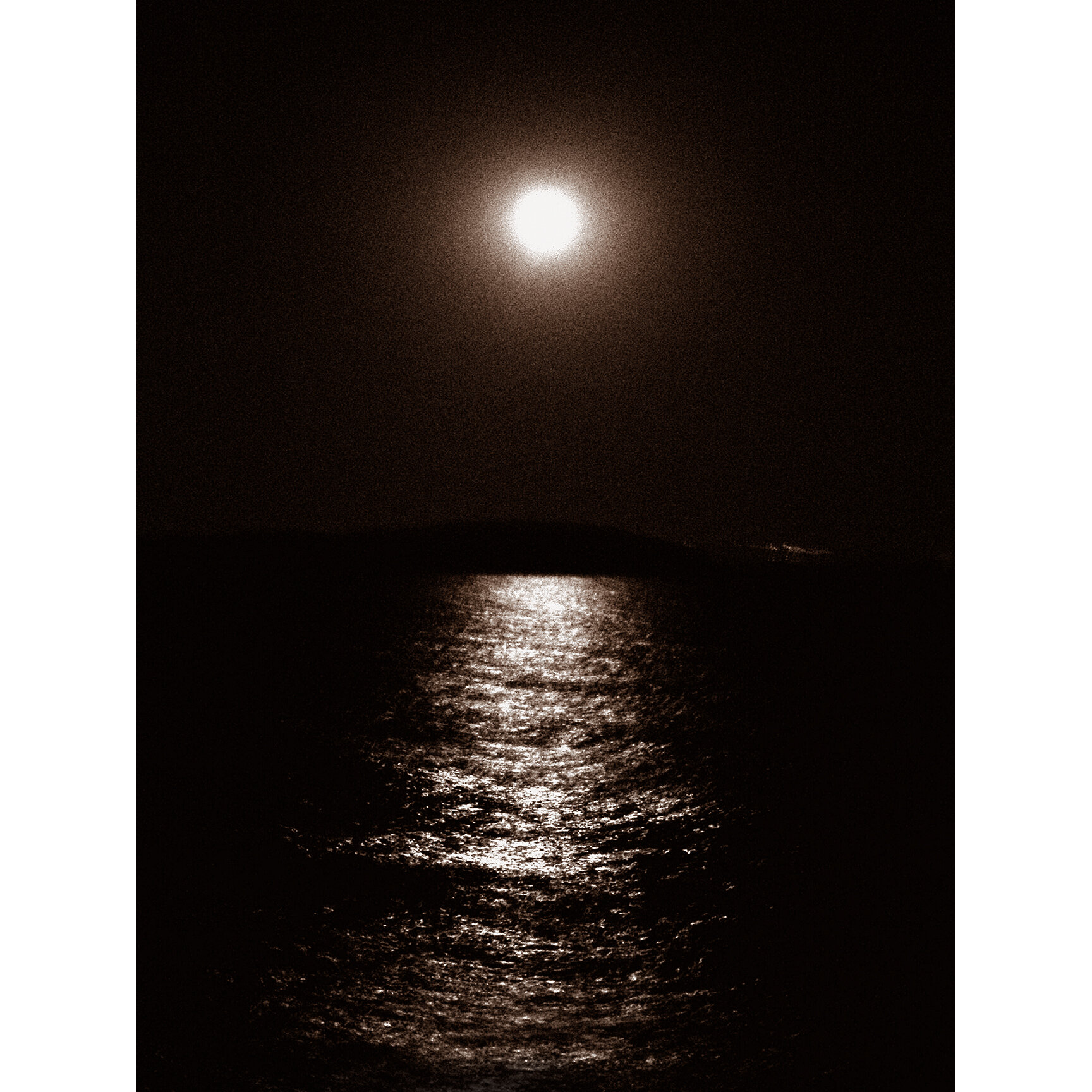Luna_De_Miel_Onscr_Square_Sepia.jpg