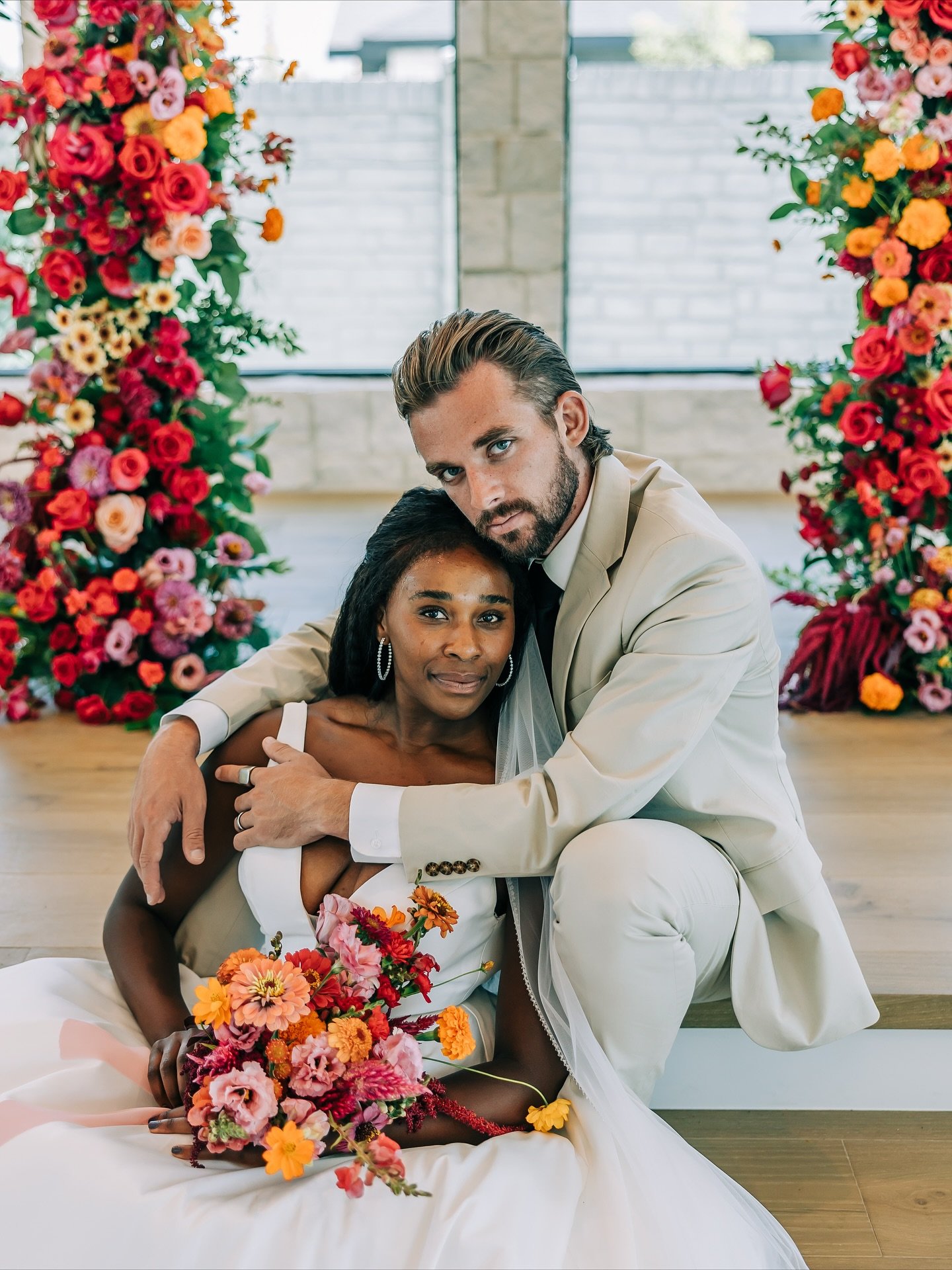 Bringing some color back in your feed :)

We are filling up for this upcoming wedding season! I really excited🙌

If you haven&rsquo;t inquired, it&rsquo;s time! Find our form in the ✨bio link✨@whitefoxfloral 

All the love 

🤍Jess🤍