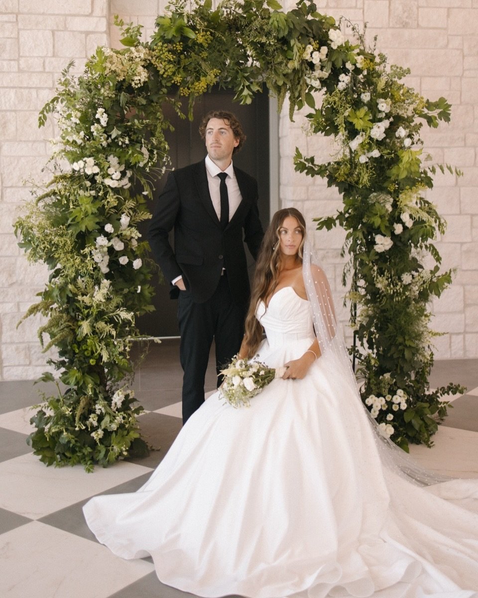 Join us for a wedding workshop! 

Are you getting married or engaged soon! This is for you! 🤍

Spots are filling up quickly so grab yours now in the ✨link In our bios✨

It&rsquo;s going to be so fun and educational. You will leave with knowledge to 