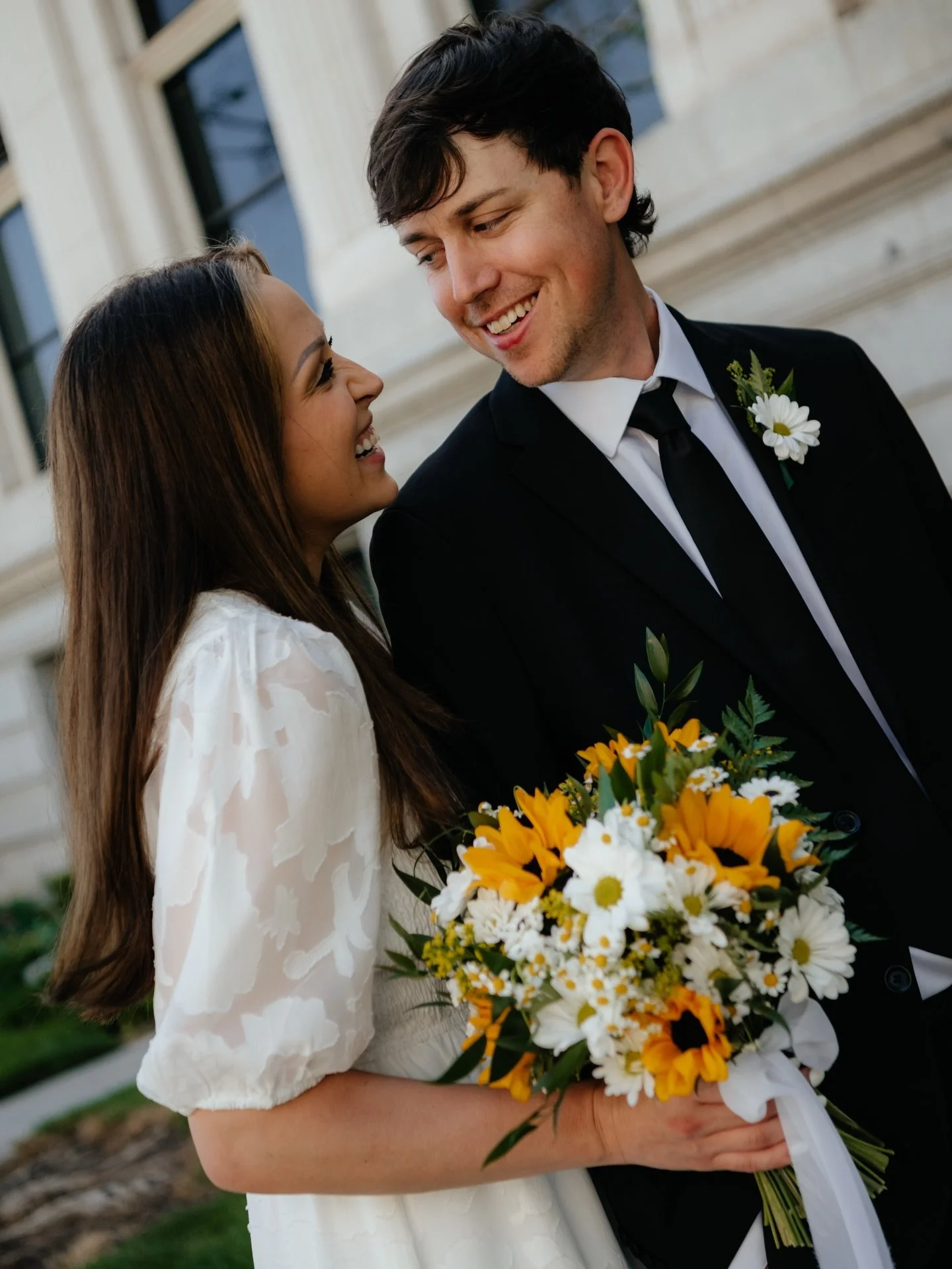 Why purchasing one single bridal bouquet can cost more than you think?

A single bridal bouquet is a special order item. This is why&hellip;

If you want any single item from a florist, the minimum work that comes with that is:

🪴 Consultation &amp;