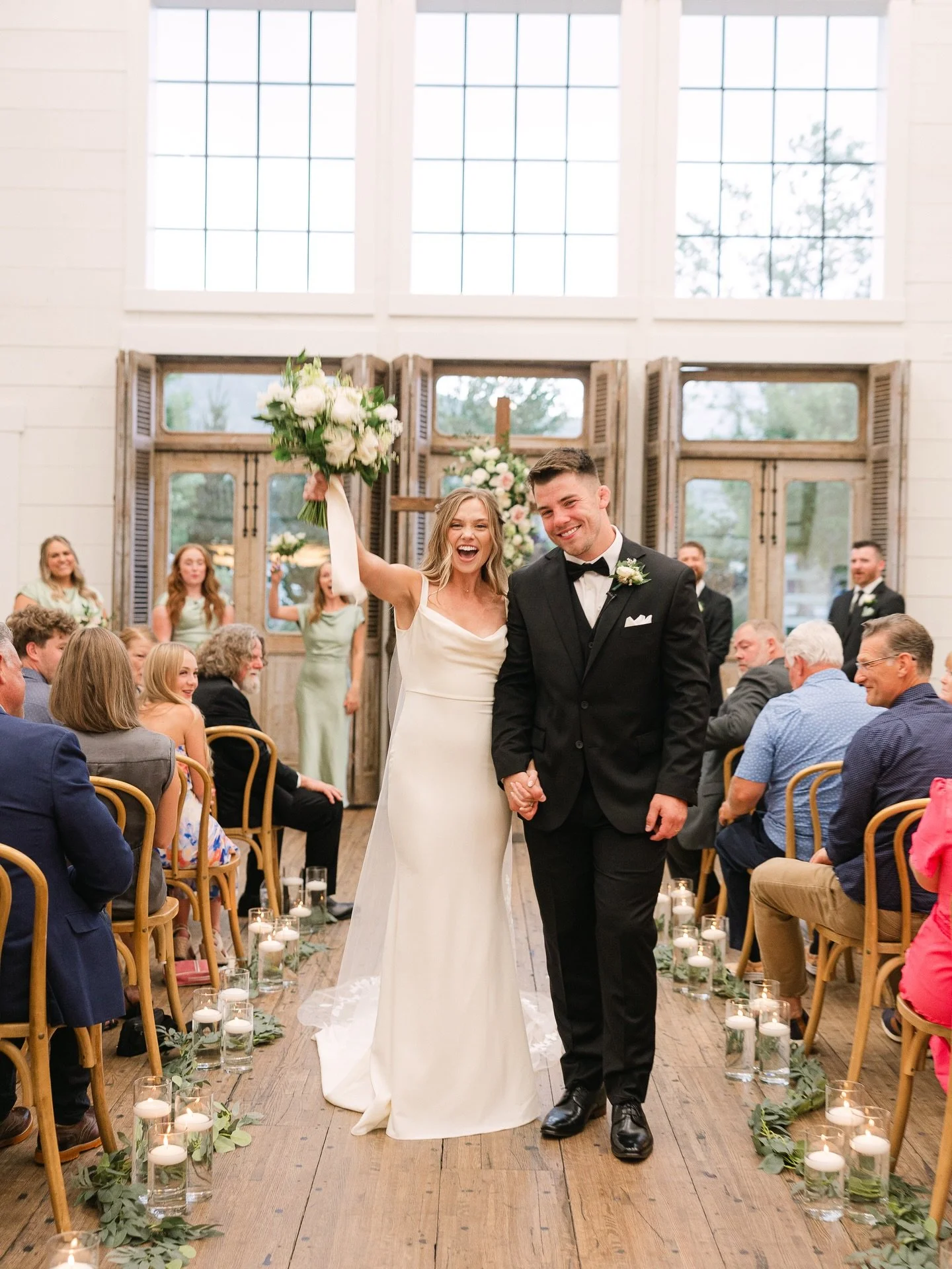 ✨Hot tip from your florist ✨

Remember, when you hire a wedding florist you are purchasing more than just flowers. You are purchasing products, materials, time, gas, employees, less stress, and more.

You may be surprised by how much your wedding flo