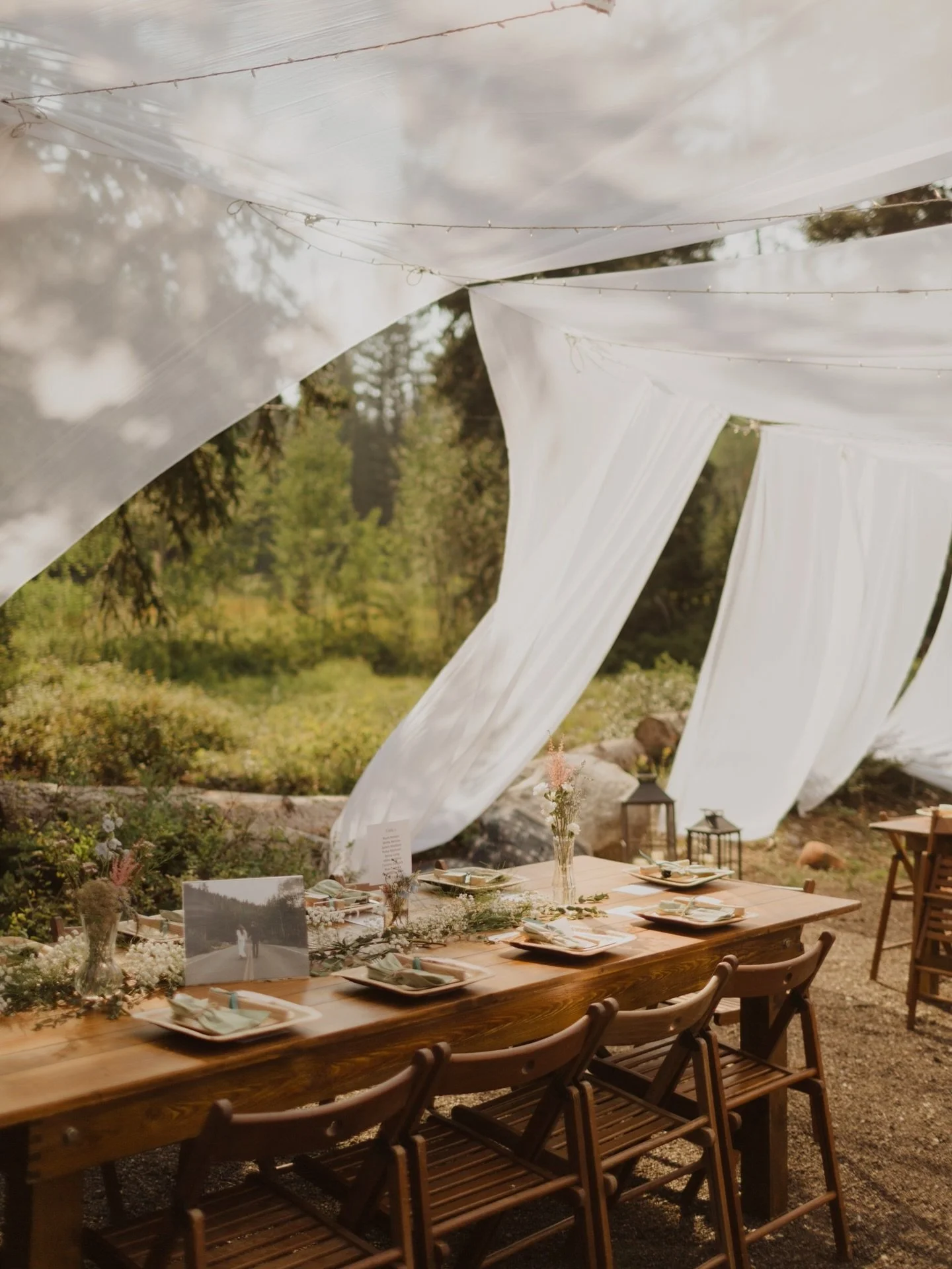I had to bring out this beautiful wedding! The wedding took place at the Jordan Pines campground. It&rsquo;s one of my favorite locations to this day! 

I&rsquo;ve been lucky to be able to do multiple weddings at this location🤍

Often I like to brin