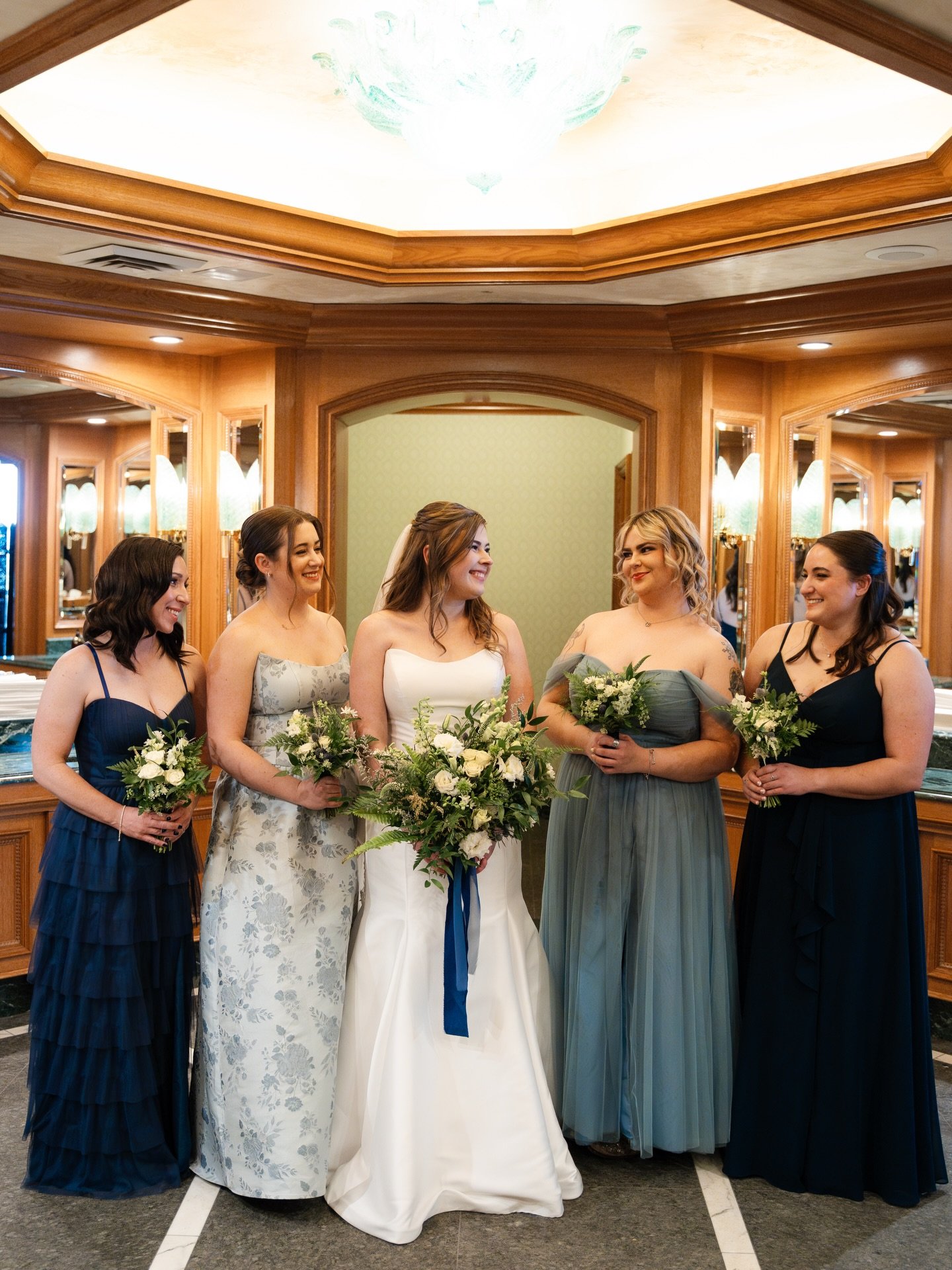 Look at how freaking cute this bride is! 🤩✨😆

I seriously have the best couples out there! I love you guys 🥹 you really are the best and so good to me!

If you&rsquo;re recently engaged looking for a florist I would love to help! I love what I do 