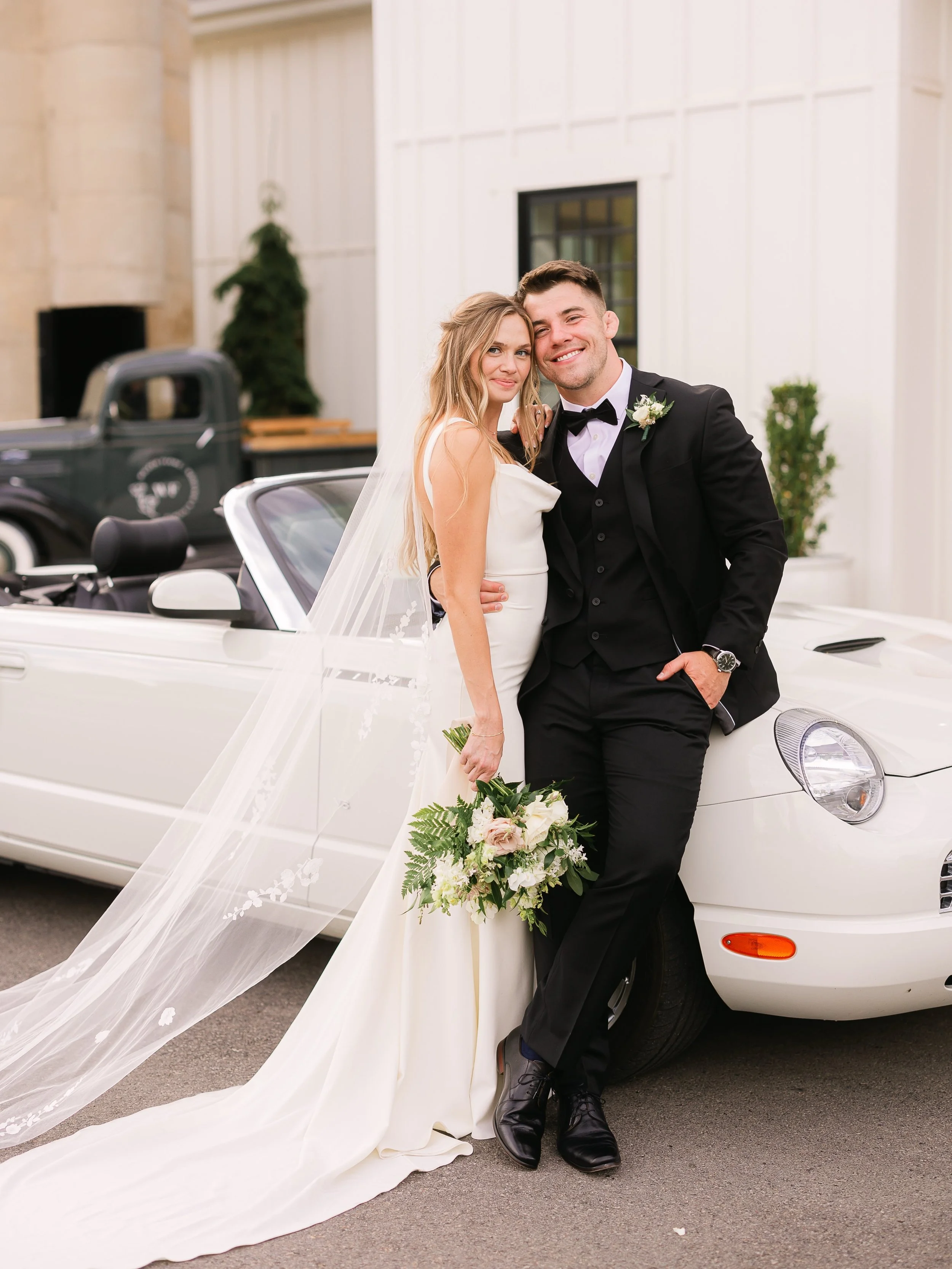 If you&rsquo;re wondering why wedding florals vary so much in price, it often comes down to scale and detail. 

Larger installations, premium blooms, and complex designs all require more time, product, and labor. 

It&rsquo;s not just about how many 