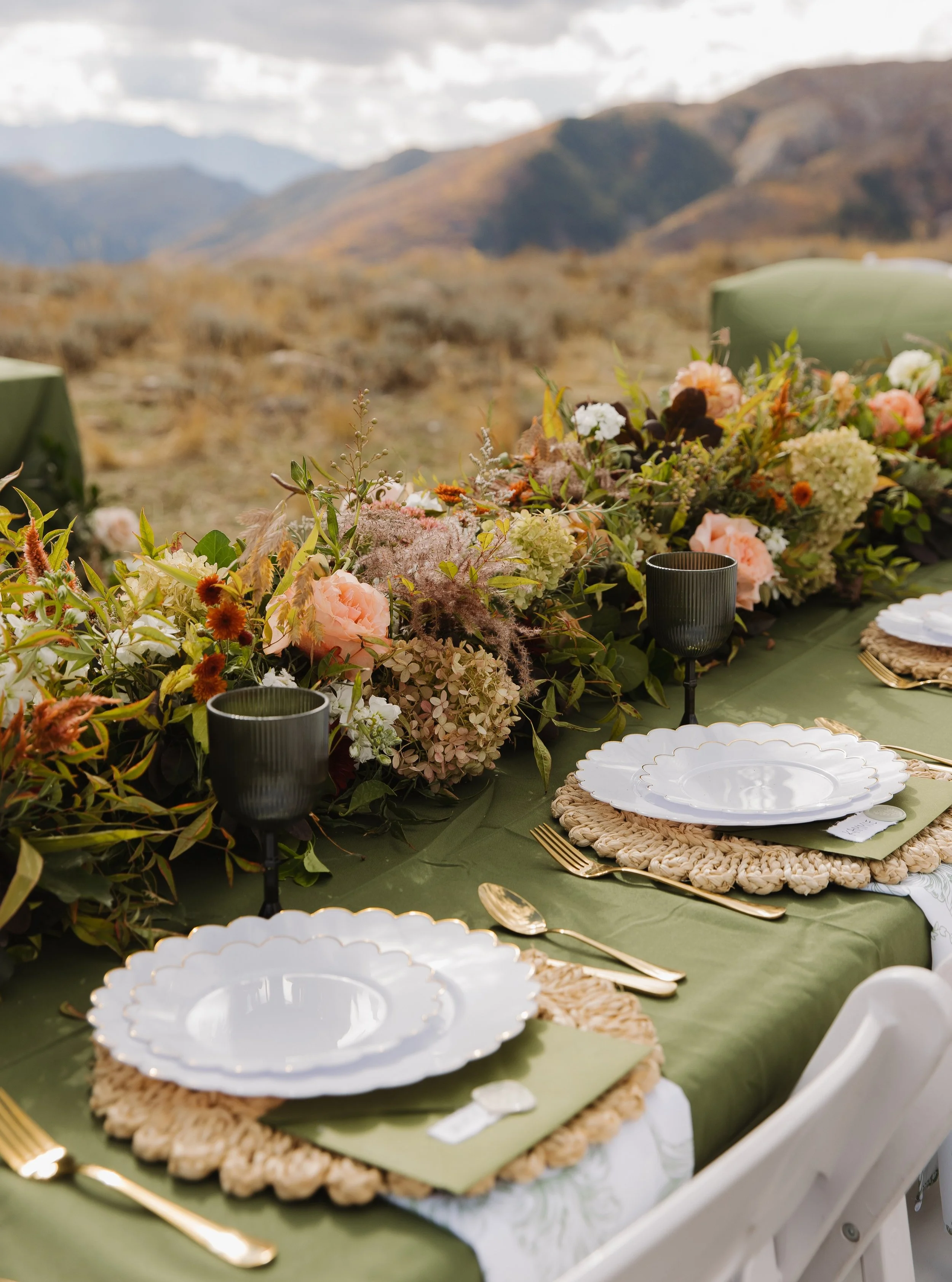 Ready to grow your floral business?

I'm teaching you exactly how to attract your dream clients, book them with confidence, and create the kind of work that gives you complete creative freedom. 

I'm sharing my strategies, systems, and lessons that h