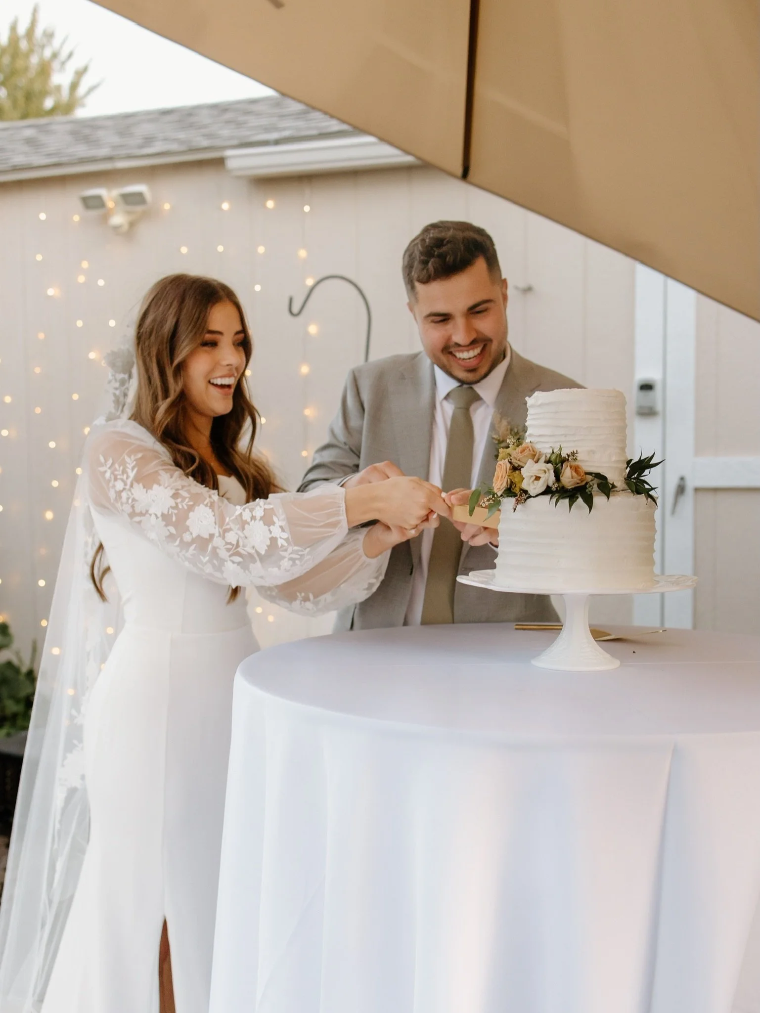 Bringing out some of the fall weddings and color palettes because of the season! 🥰

This is definitely my favorite time of year. I love seeing all the birds flying around. I love the long sleeves. I love the colors. I love the temperature🤍

&bull;&