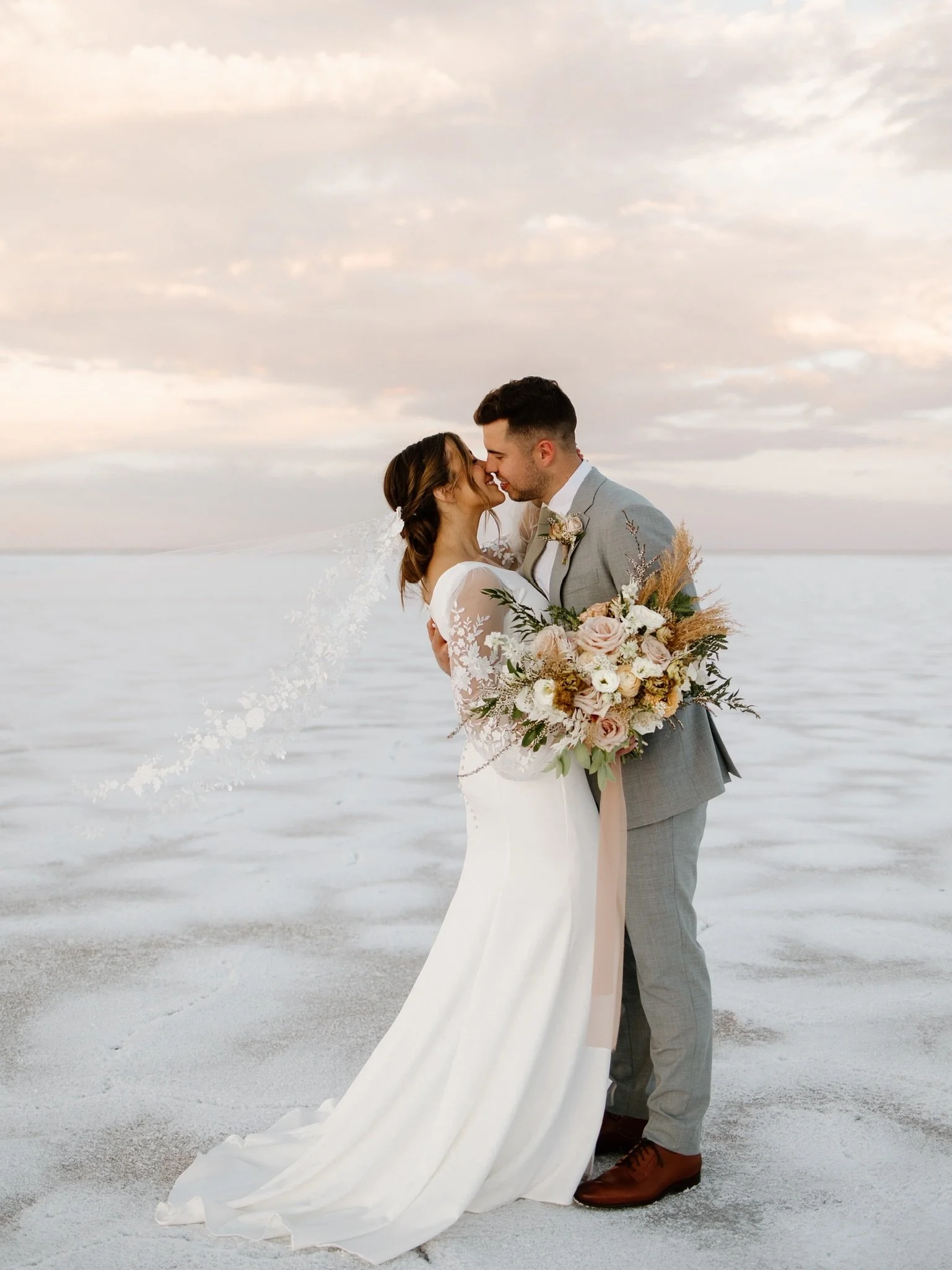 Keeping to the theme of fall weddings for October postes🥰 here is another beautiful couple! 

I&rsquo;m working on a handful of things within my process for clients :) I always love this time of year when I get to upgrade a few things and take some 